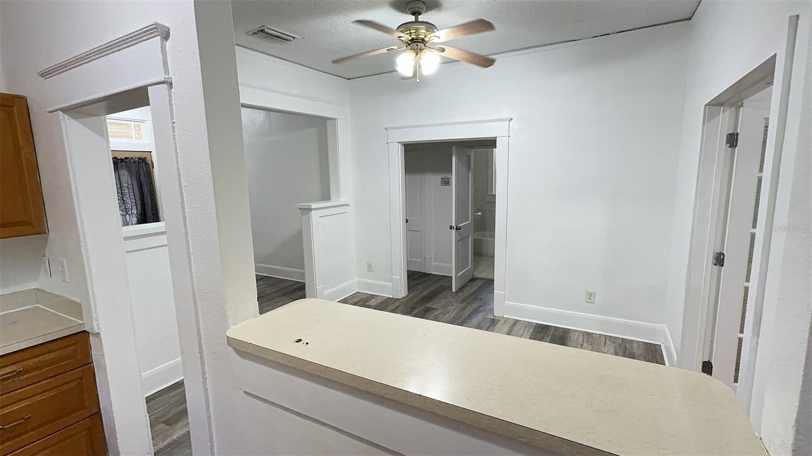 Image 10 of 31 For 705 Lake Avenue