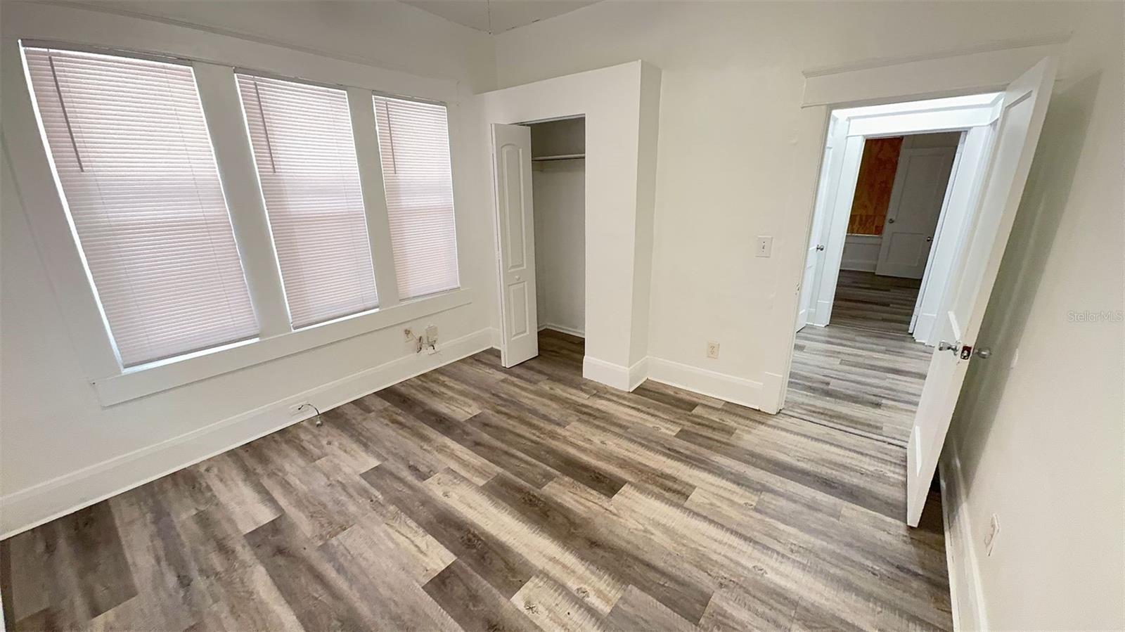Image 14 of 31 For 705 Lake Avenue