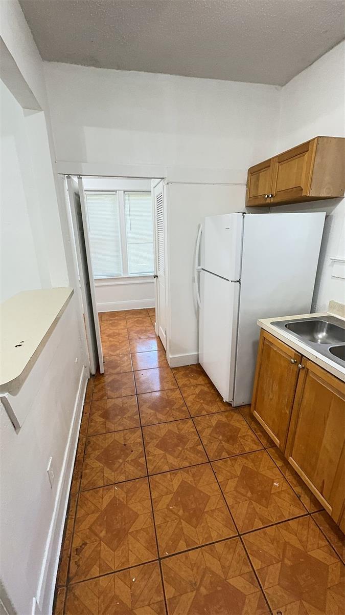 Image 8 of 31 For 705 Lake Avenue