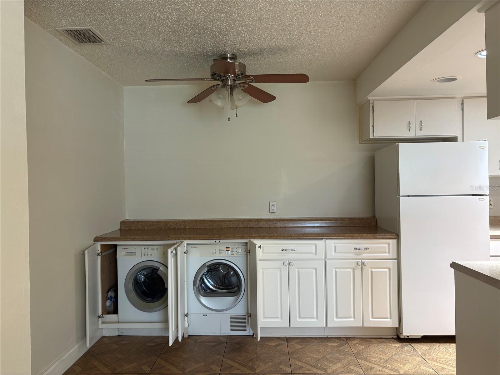 Image 18 of 21 For 6177 Chesham Drive 6