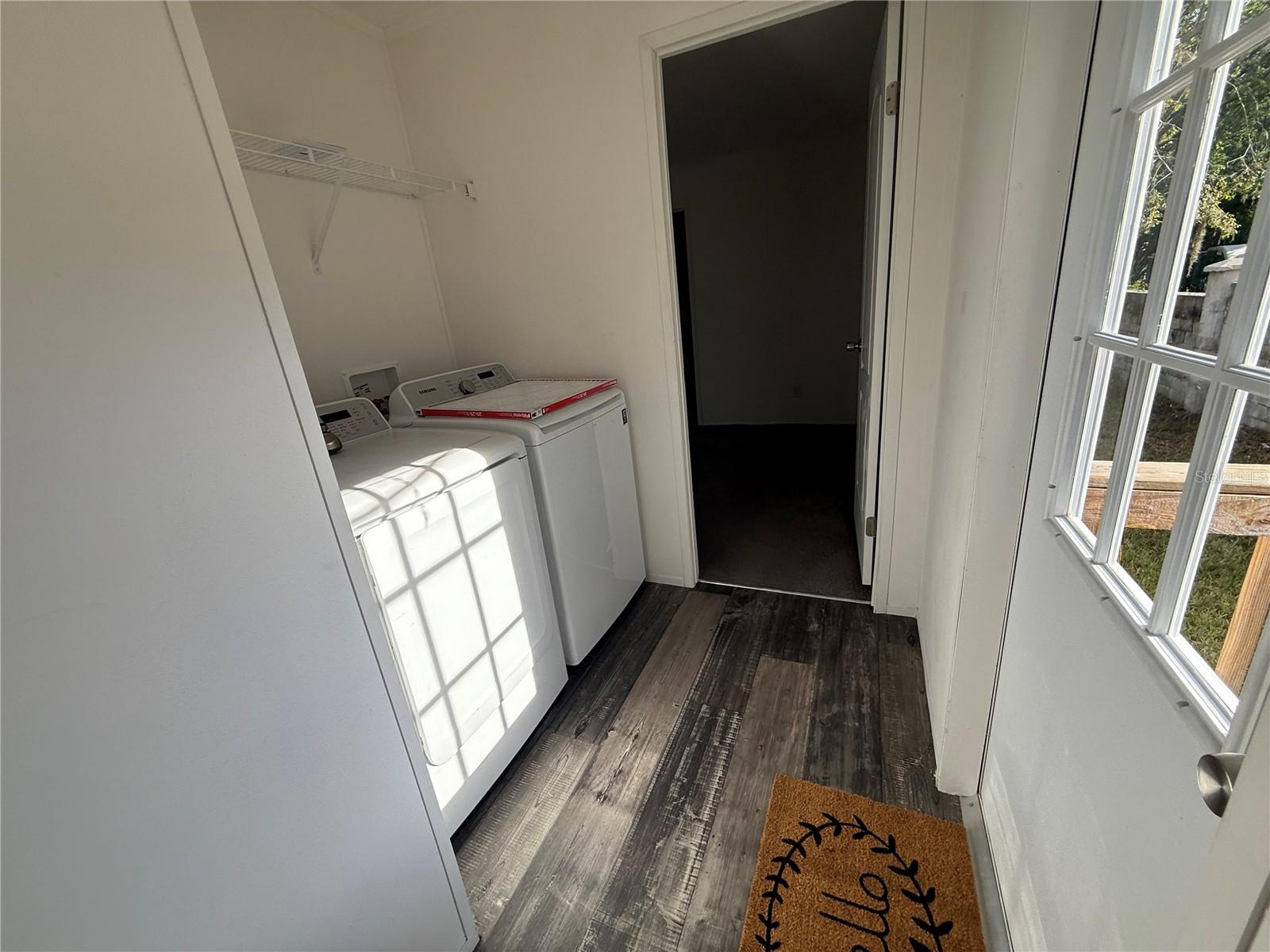 Listing photo id 14 for 39141 Bay Avenue