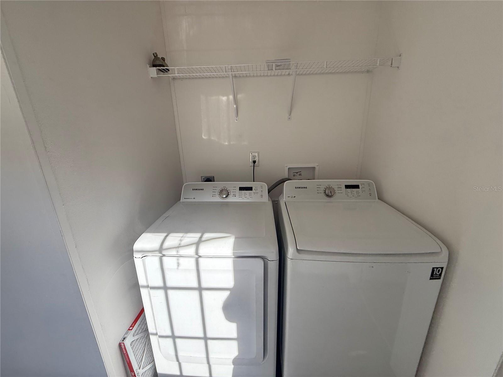 Listing photo id 15 for 39141 Bay Avenue