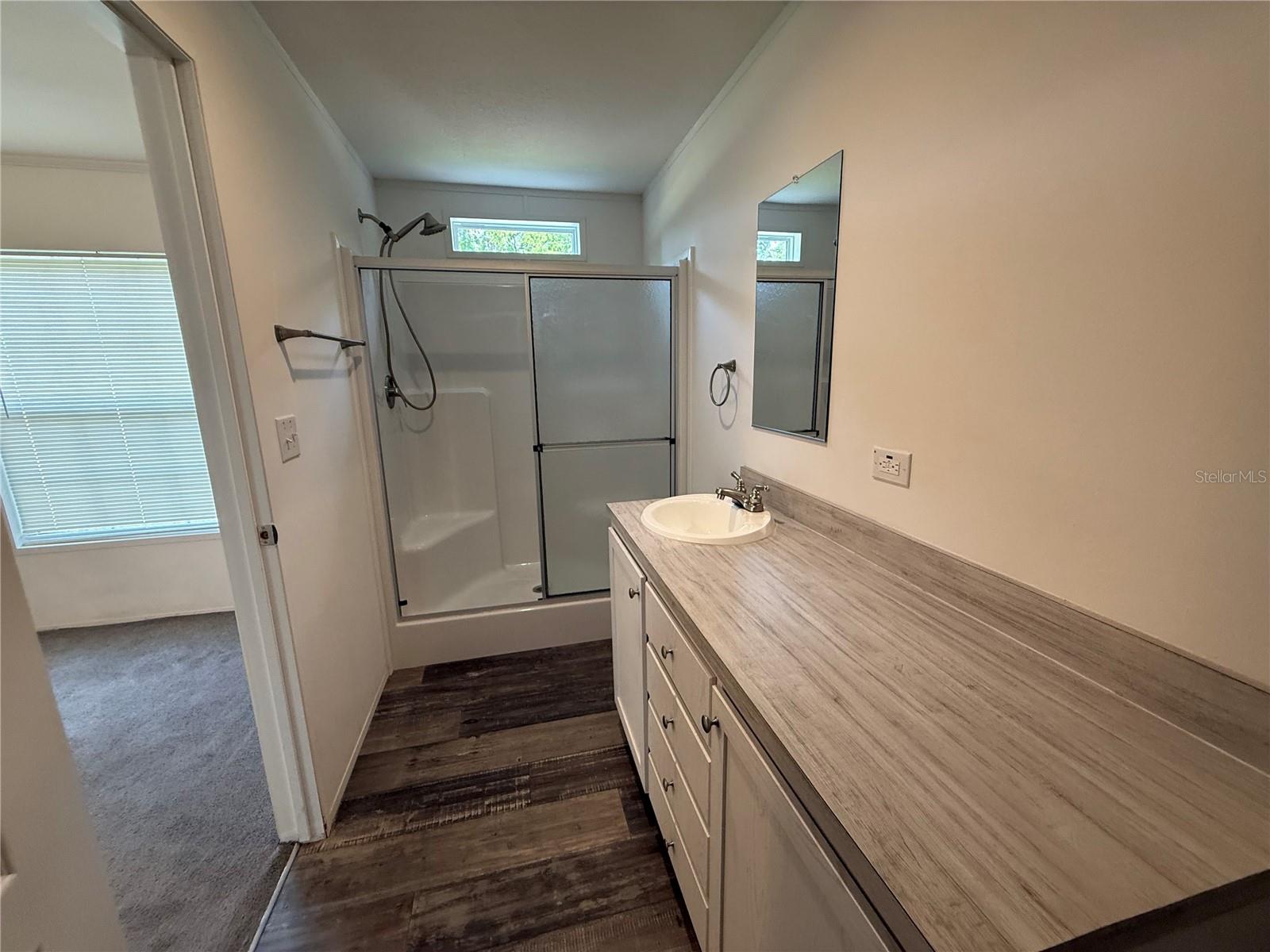 Listing photo id 26 for 39141 Bay Avenue