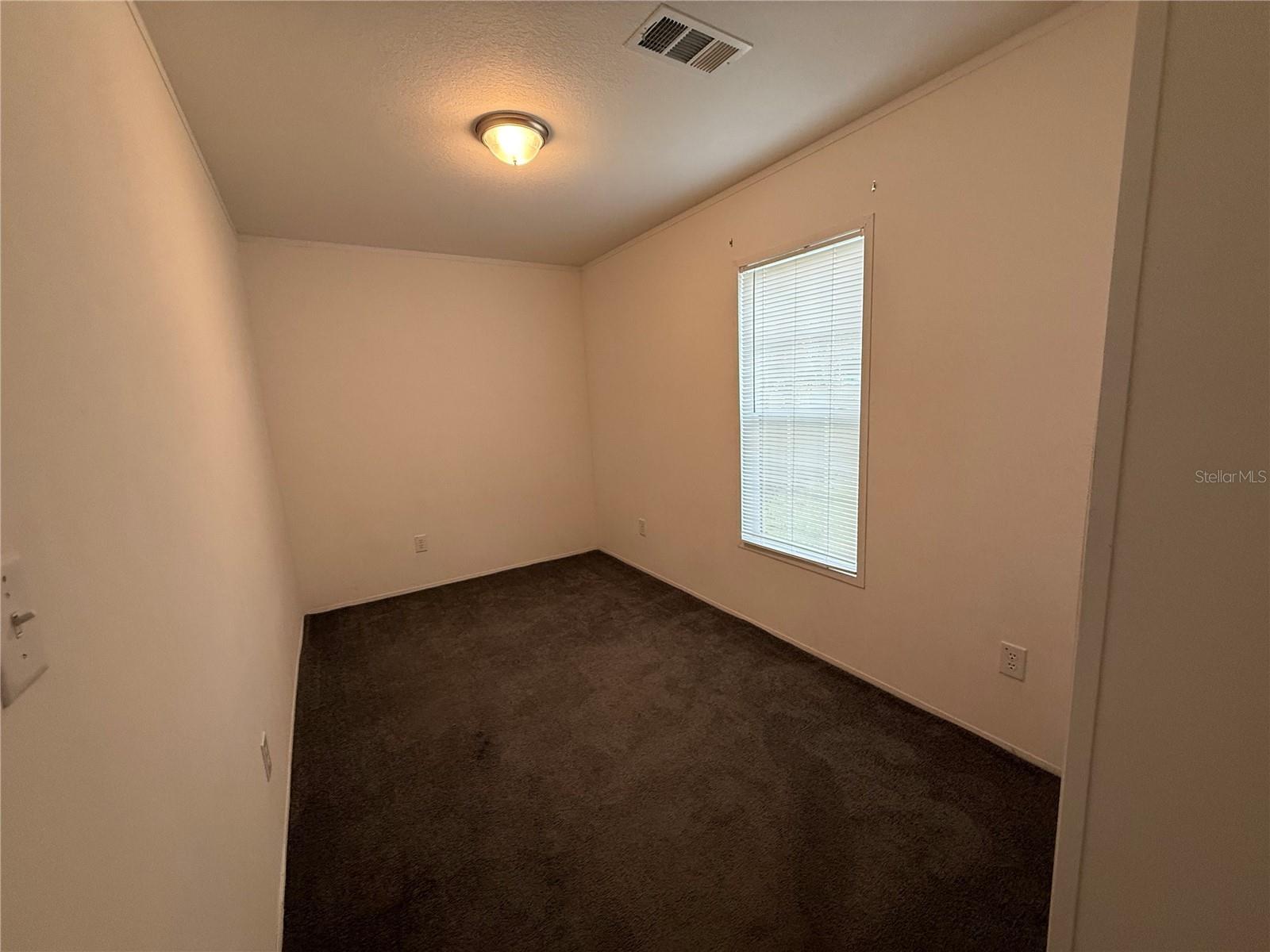 Listing photo id 31 for 39141 Bay Avenue