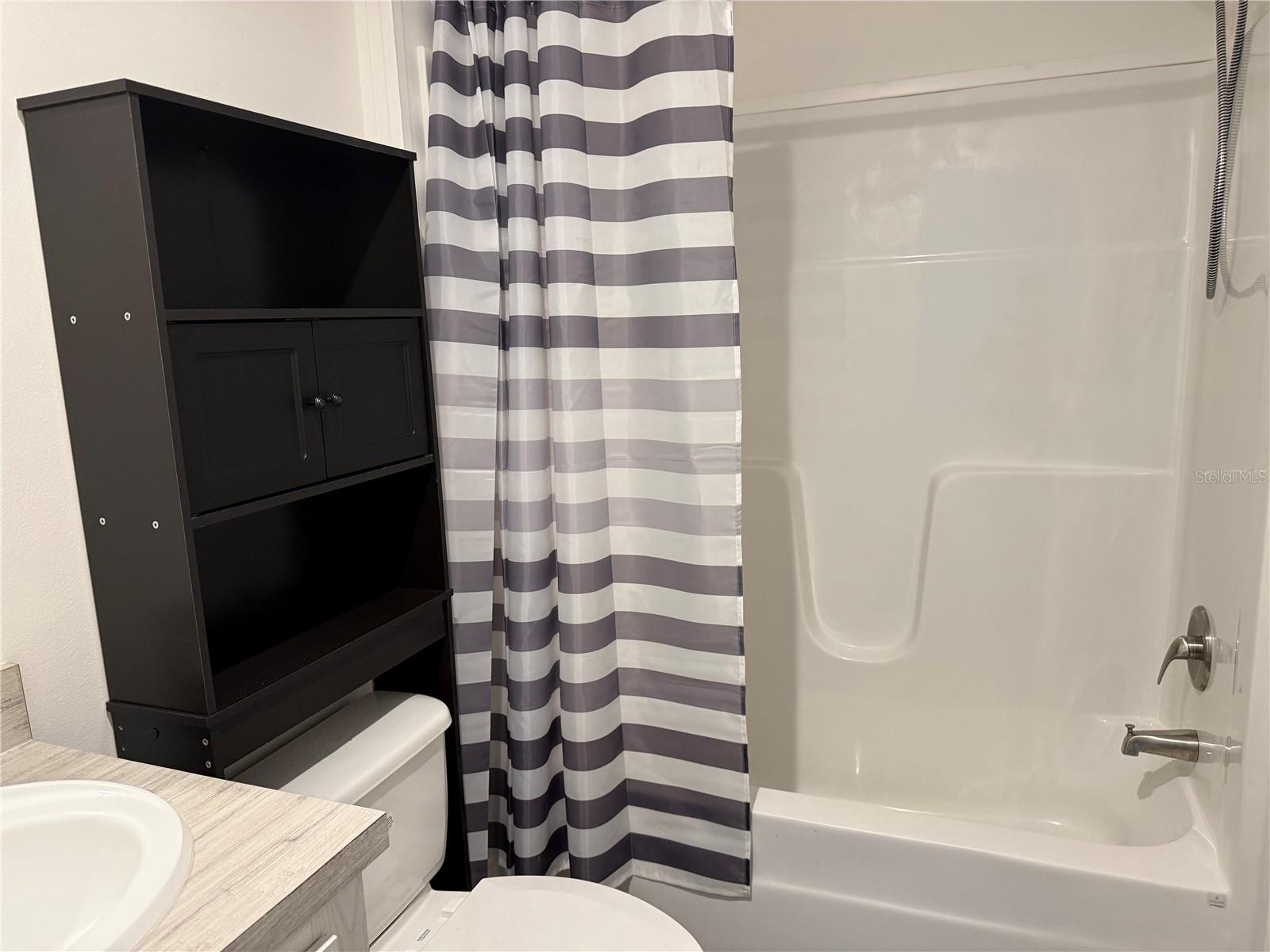 Listing photo id 34 for 39141 Bay Avenue