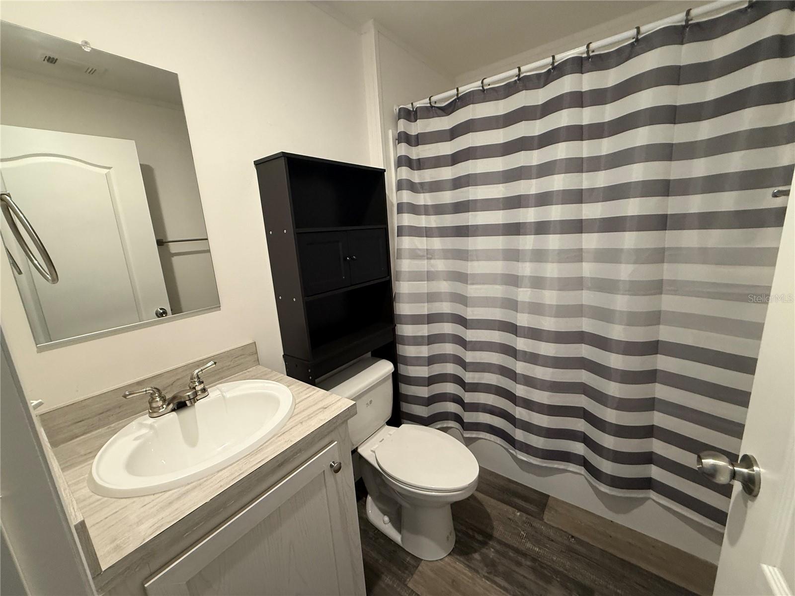 Listing photo id 36 for 39141 Bay Avenue