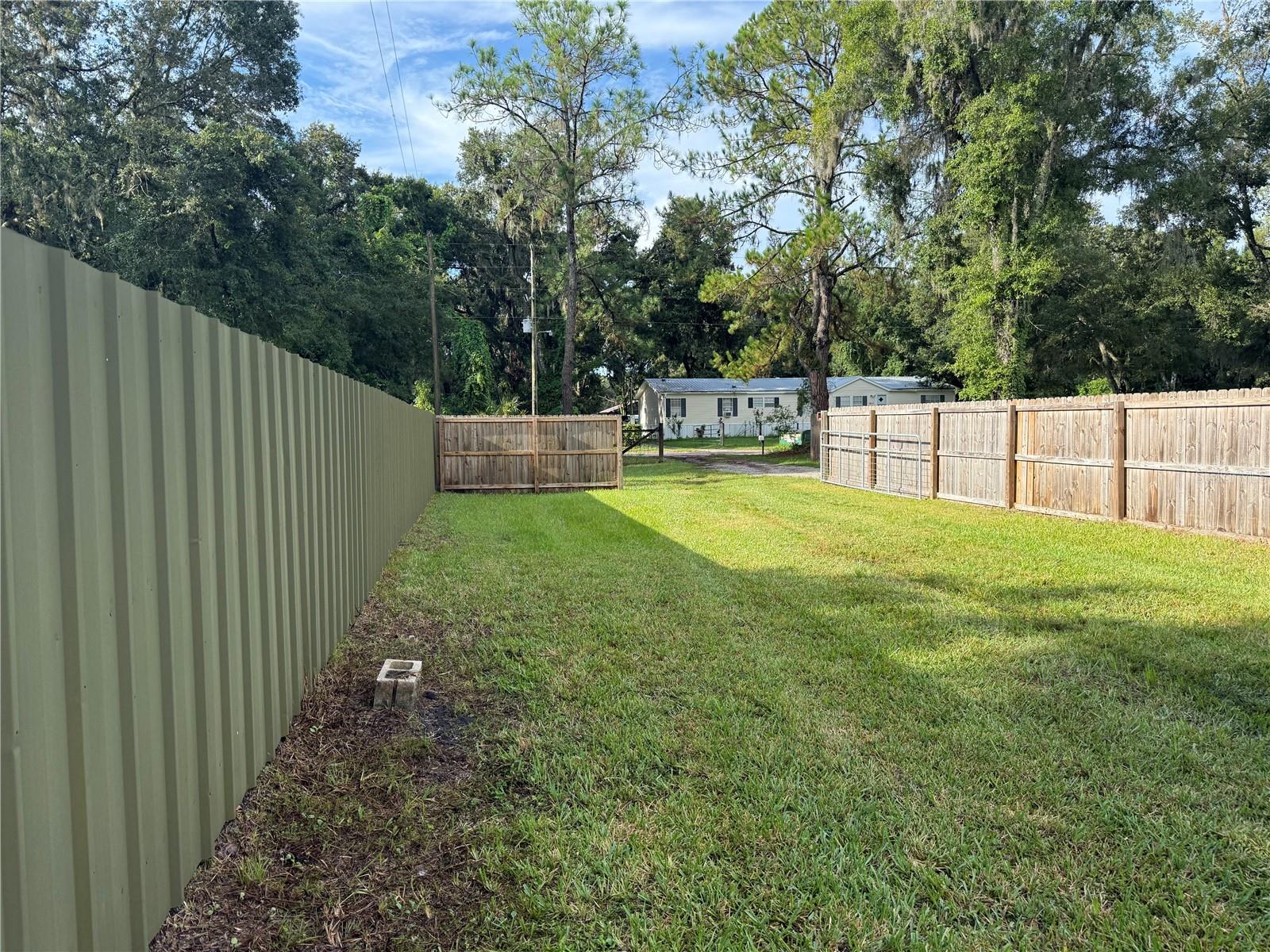 Listing photo id 38 for 39141 Bay Avenue