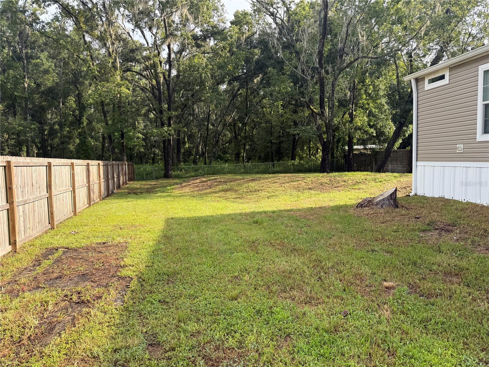 Listing photo id 40 for 39141 Bay Avenue