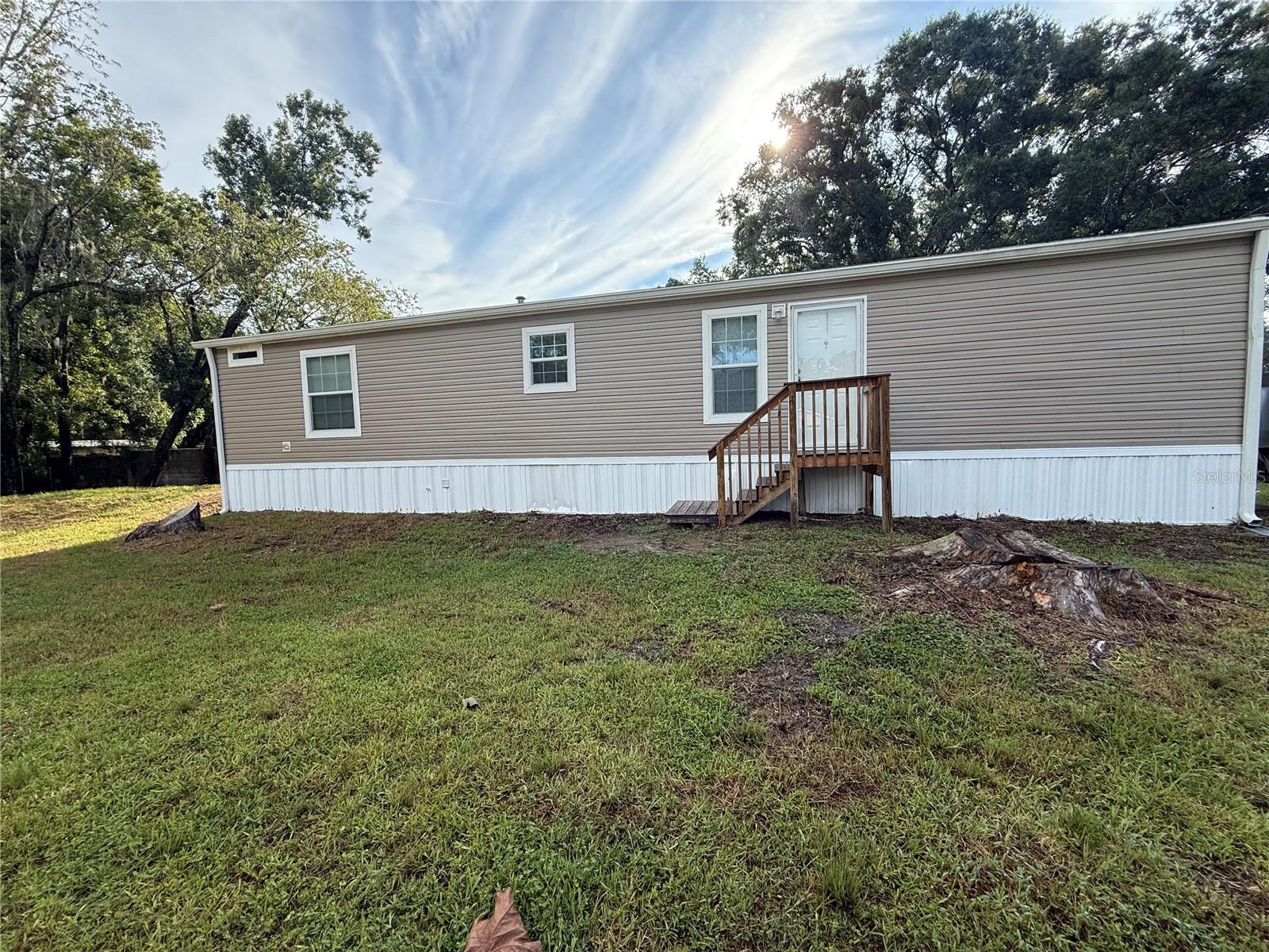 Listing photo id 41 for 39141 Bay Avenue