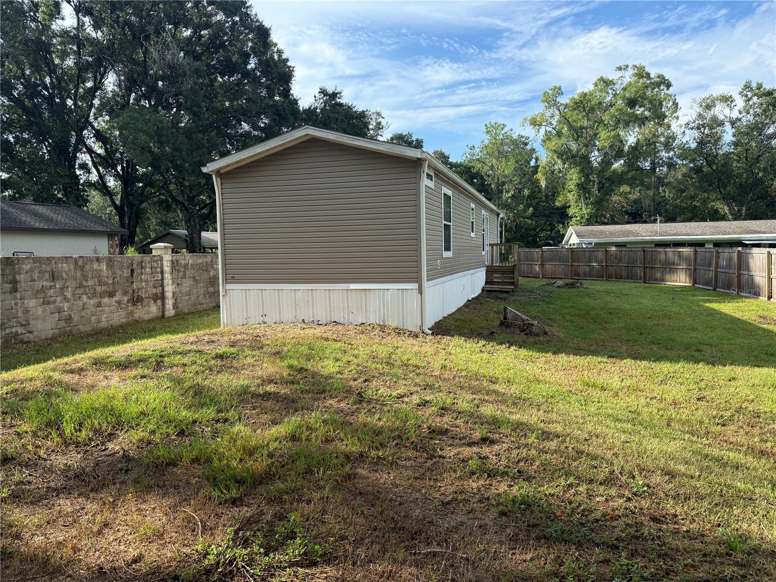 Listing photo id 42 for 39141 Bay Avenue