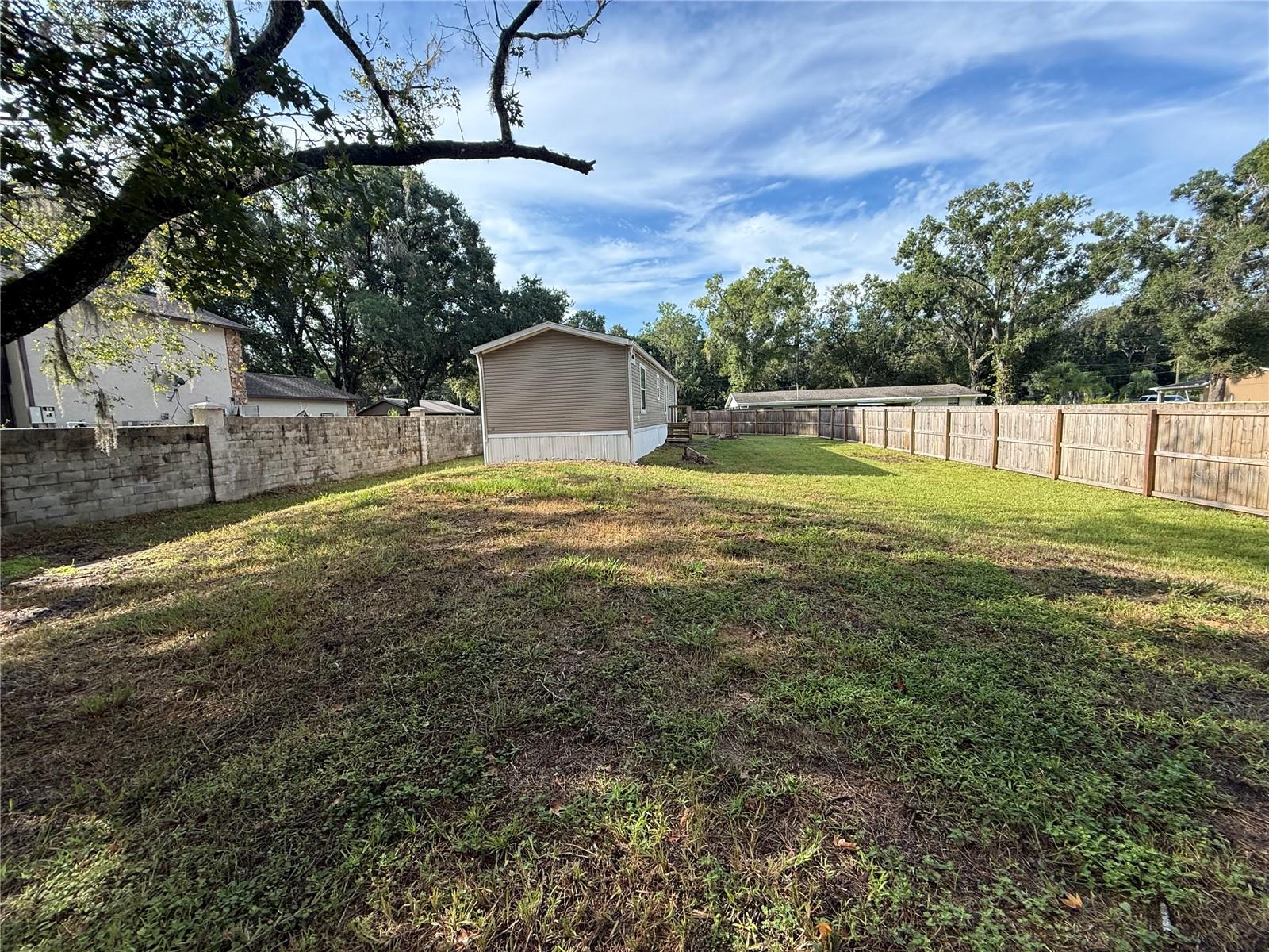 Listing photo id 45 for 39141 Bay Avenue