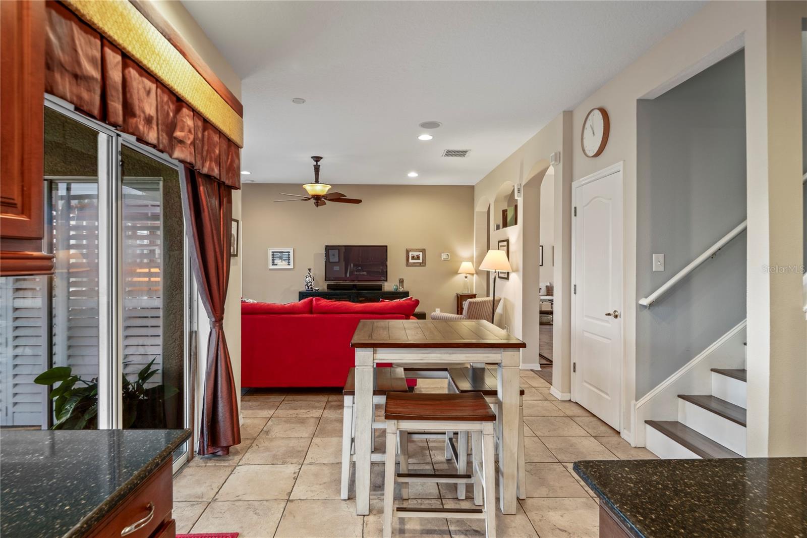 Listing photo id 13 for 3540 Brickell Court
