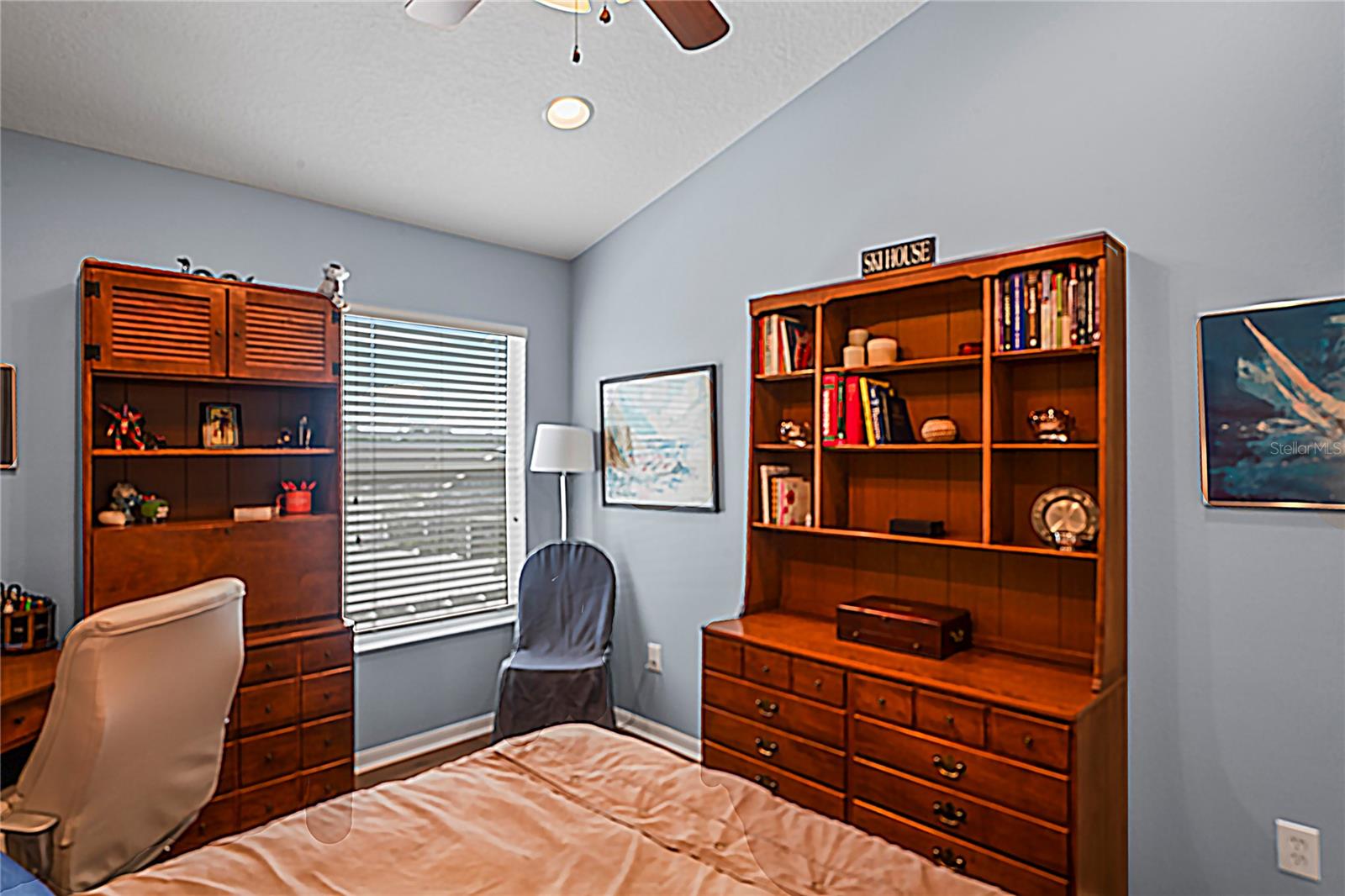 Listing photo id 44 for 3540 Brickell Court