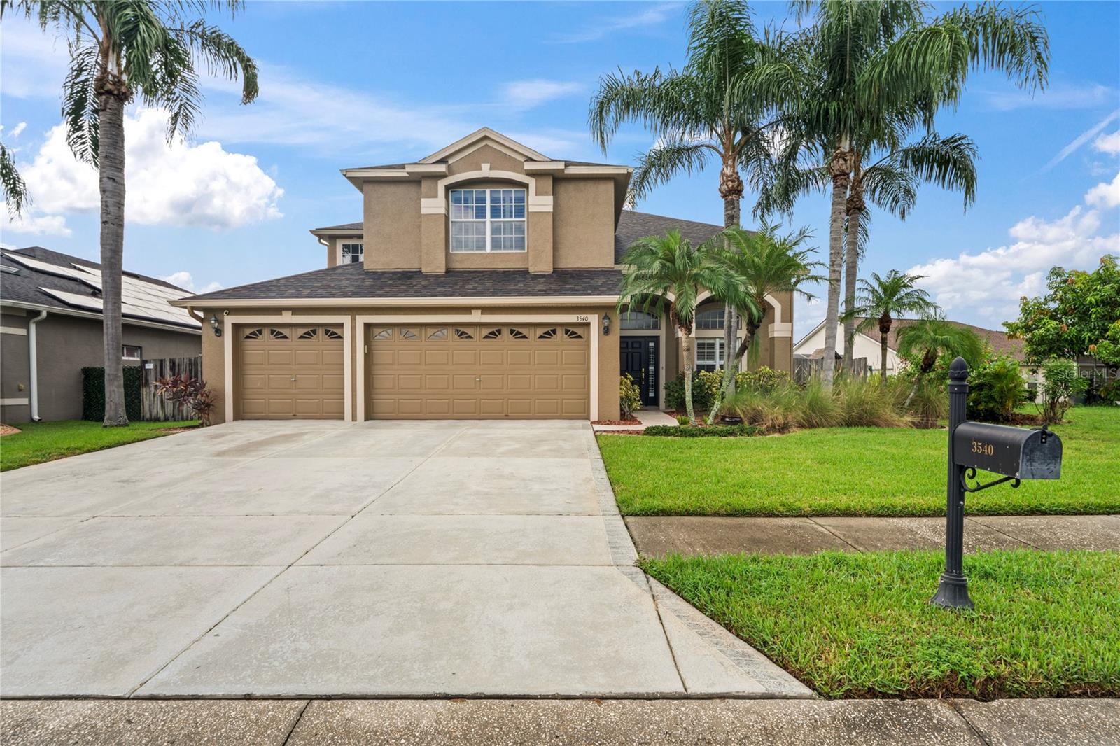 Listing photo id 3 for 3540 Brickell Court