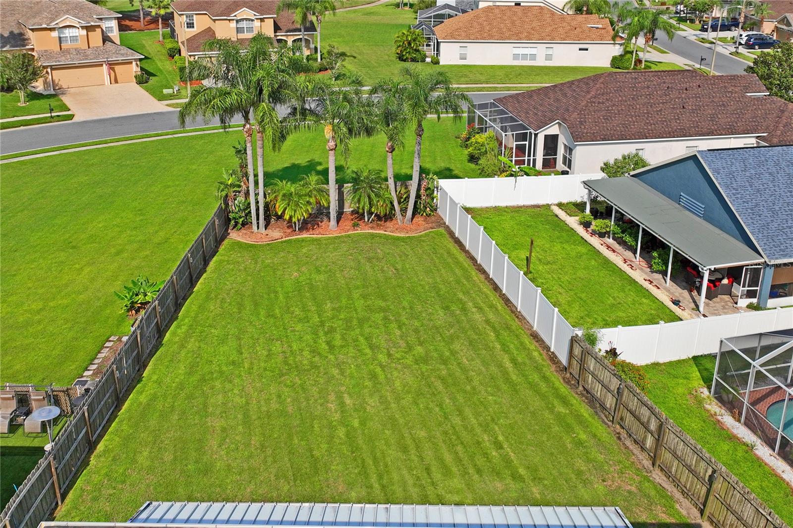 Listing photo id 56 for 3540 Brickell Court