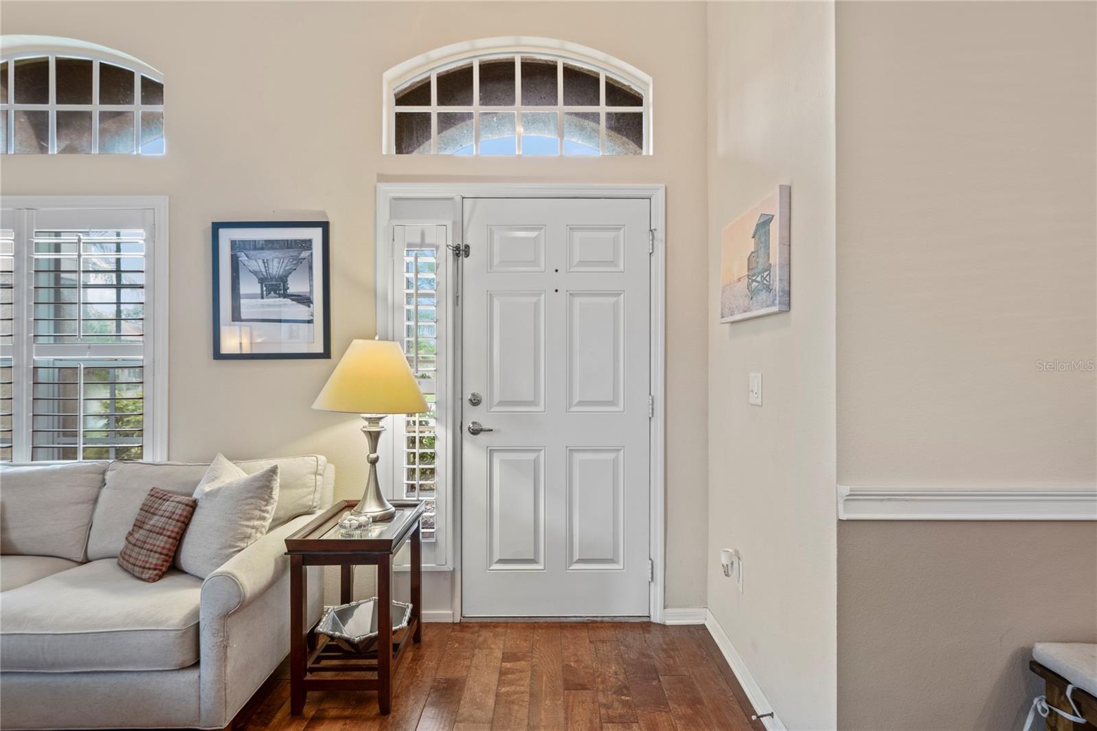Listing photo id 4 for 3540 Brickell Court