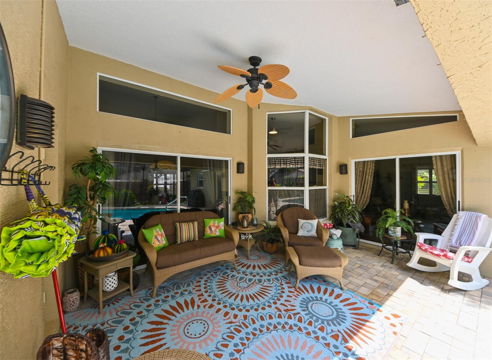 Image 14 of 43 For 9106 Calle Alta