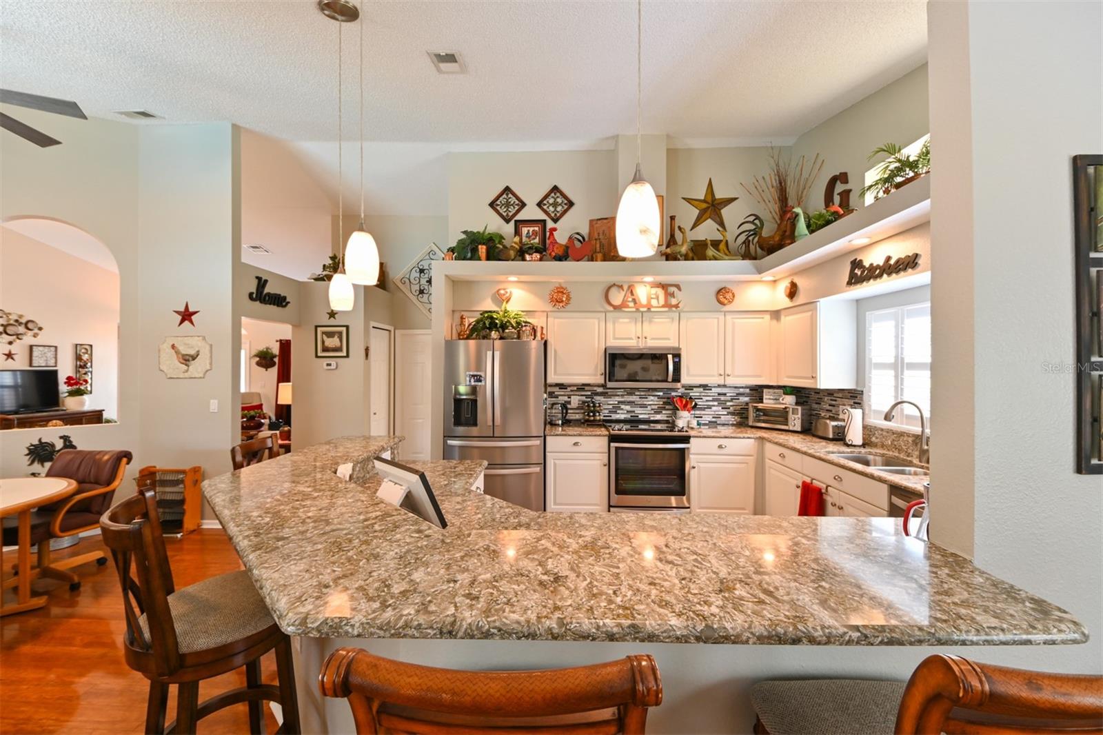 Image 21 of 43 For 9106 Calle Alta