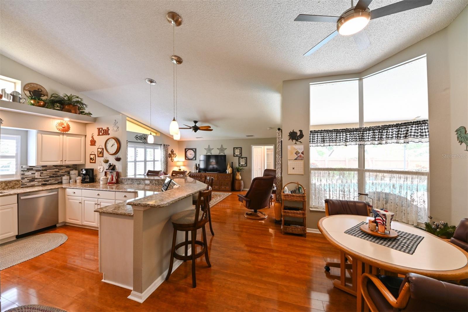 Image 31 of 43 For 9106 Calle Alta