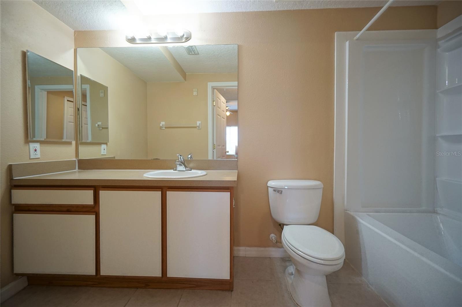 Image 10 of 19 For 6009 Skydale Way 102
