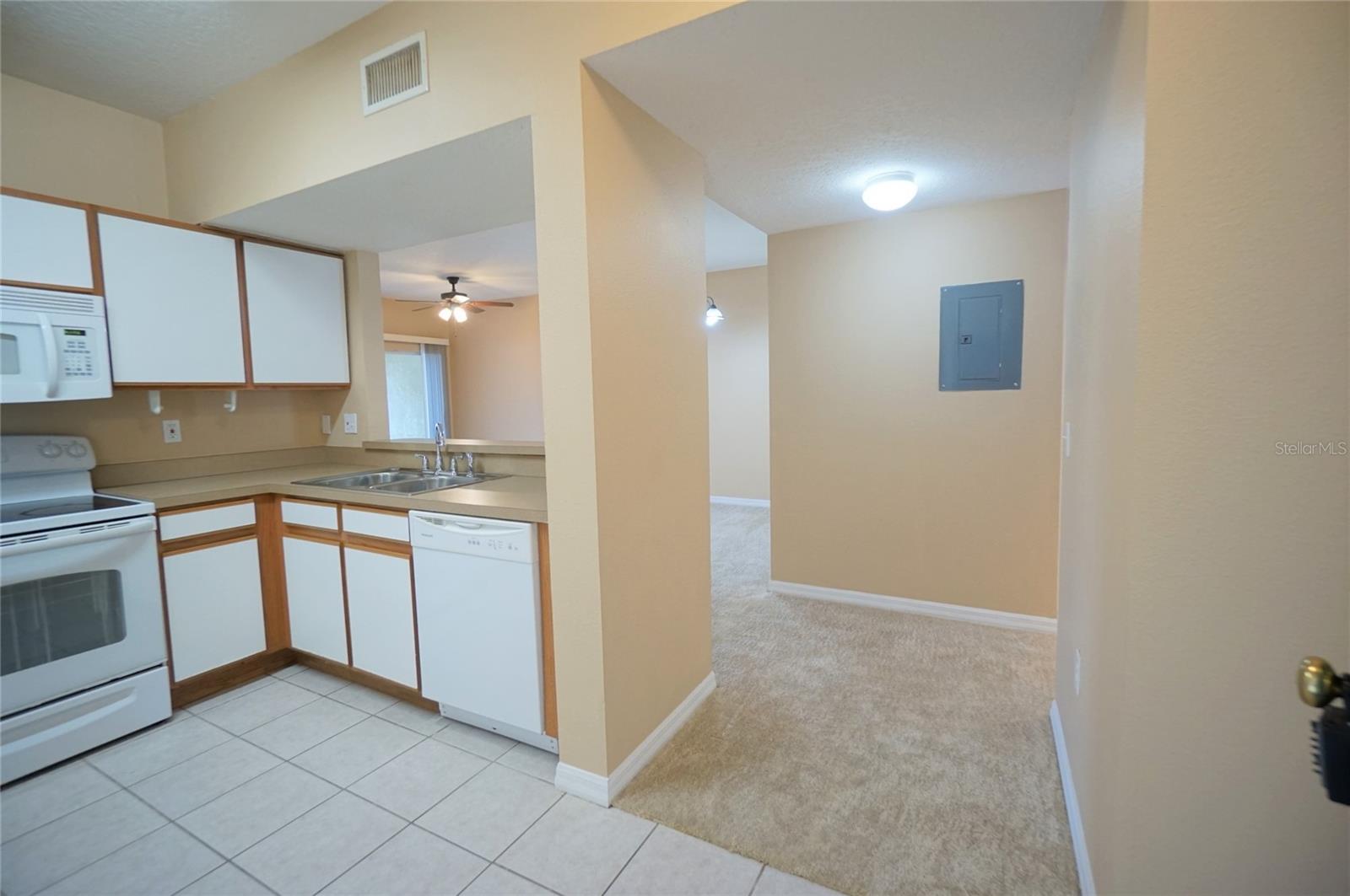 Image 2 of 19 For 6009 Skydale Way 102