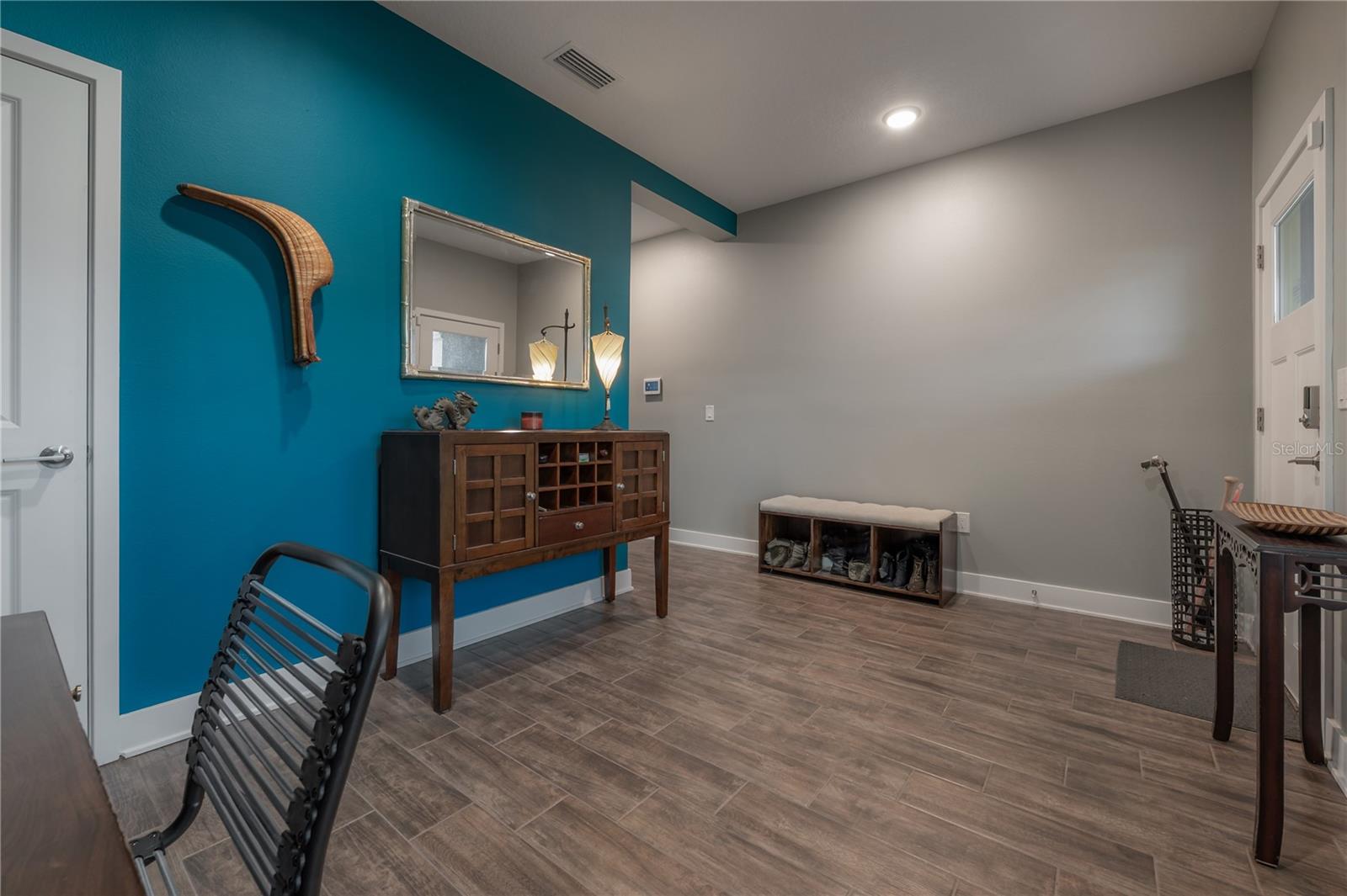 Image 4 of 59 For 105 Osborne Avenue