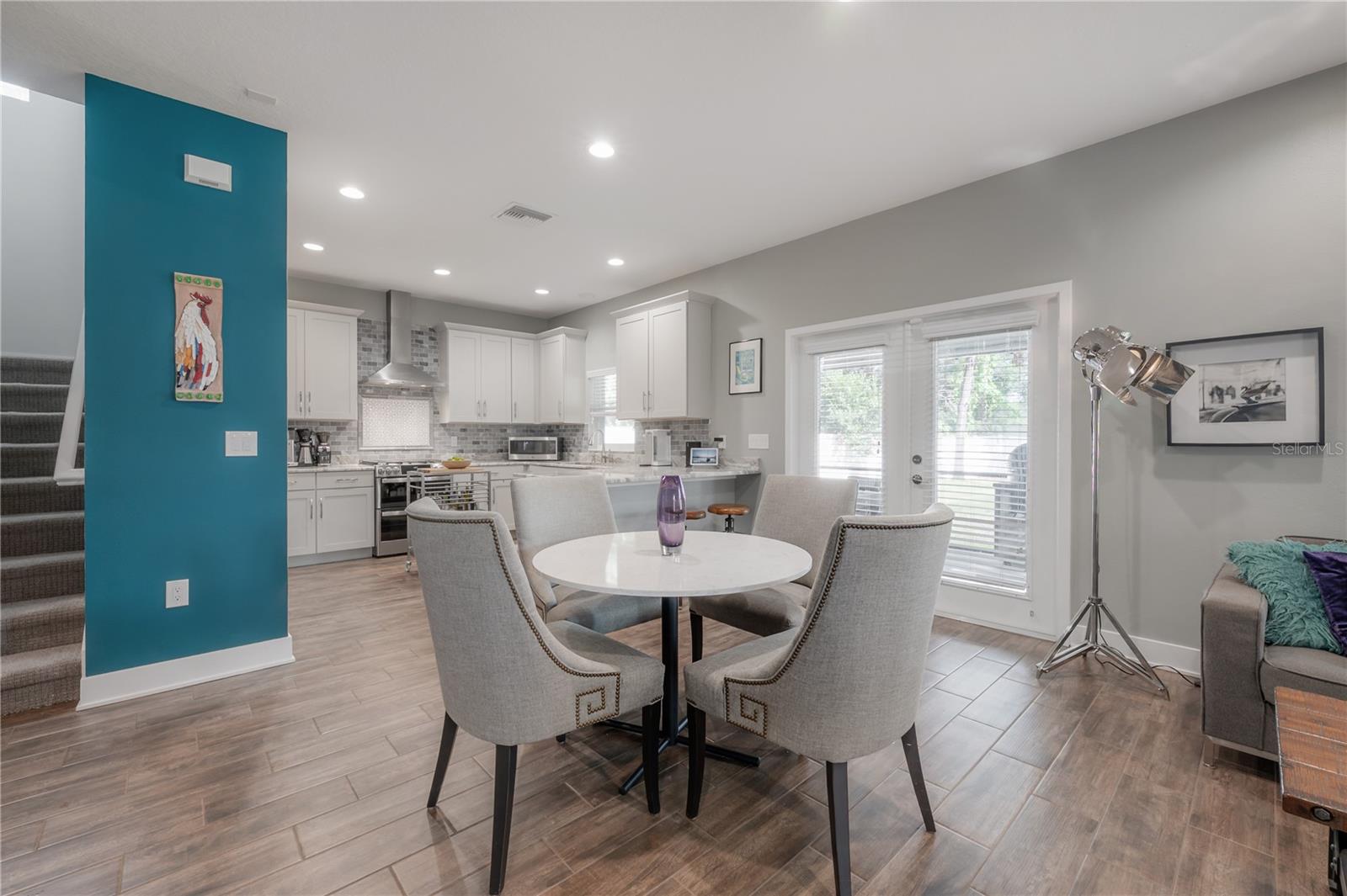 Image 9 of 59 For 105 Osborne Avenue