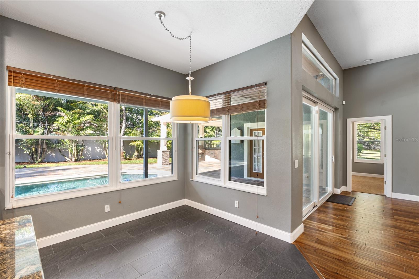 Listing photo id 17 for 13710 Mill Place