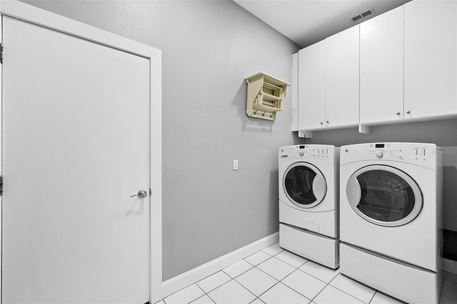 Listing photo id 21 for 13710 Mill Place