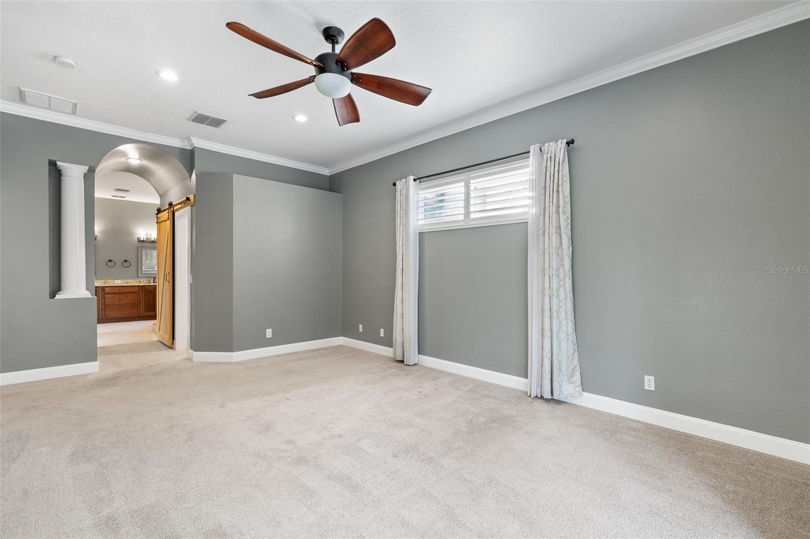 Listing photo id 23 for 13710 Mill Place