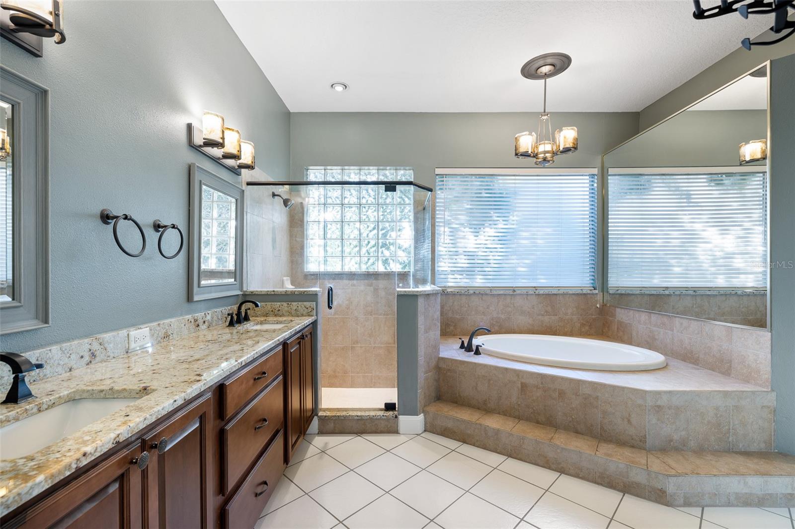 Listing photo id 27 for 13710 Mill Place