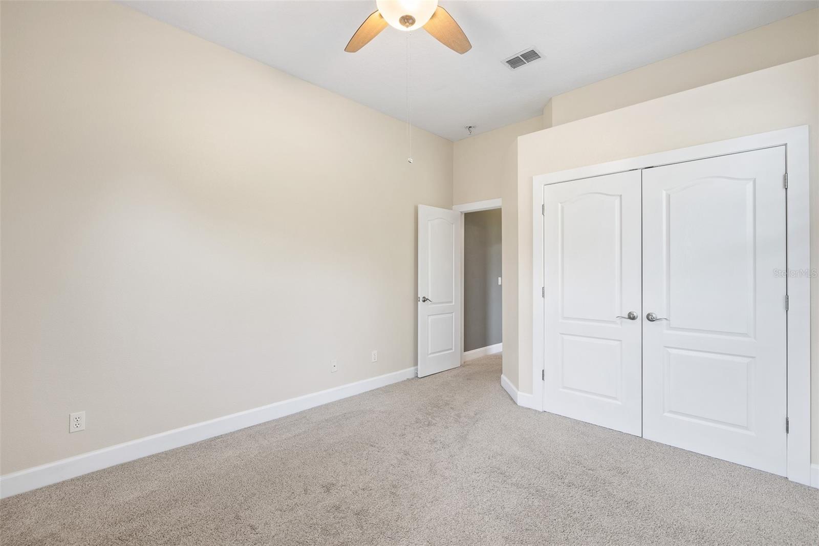 Listing photo id 29 for 13710 Mill Place