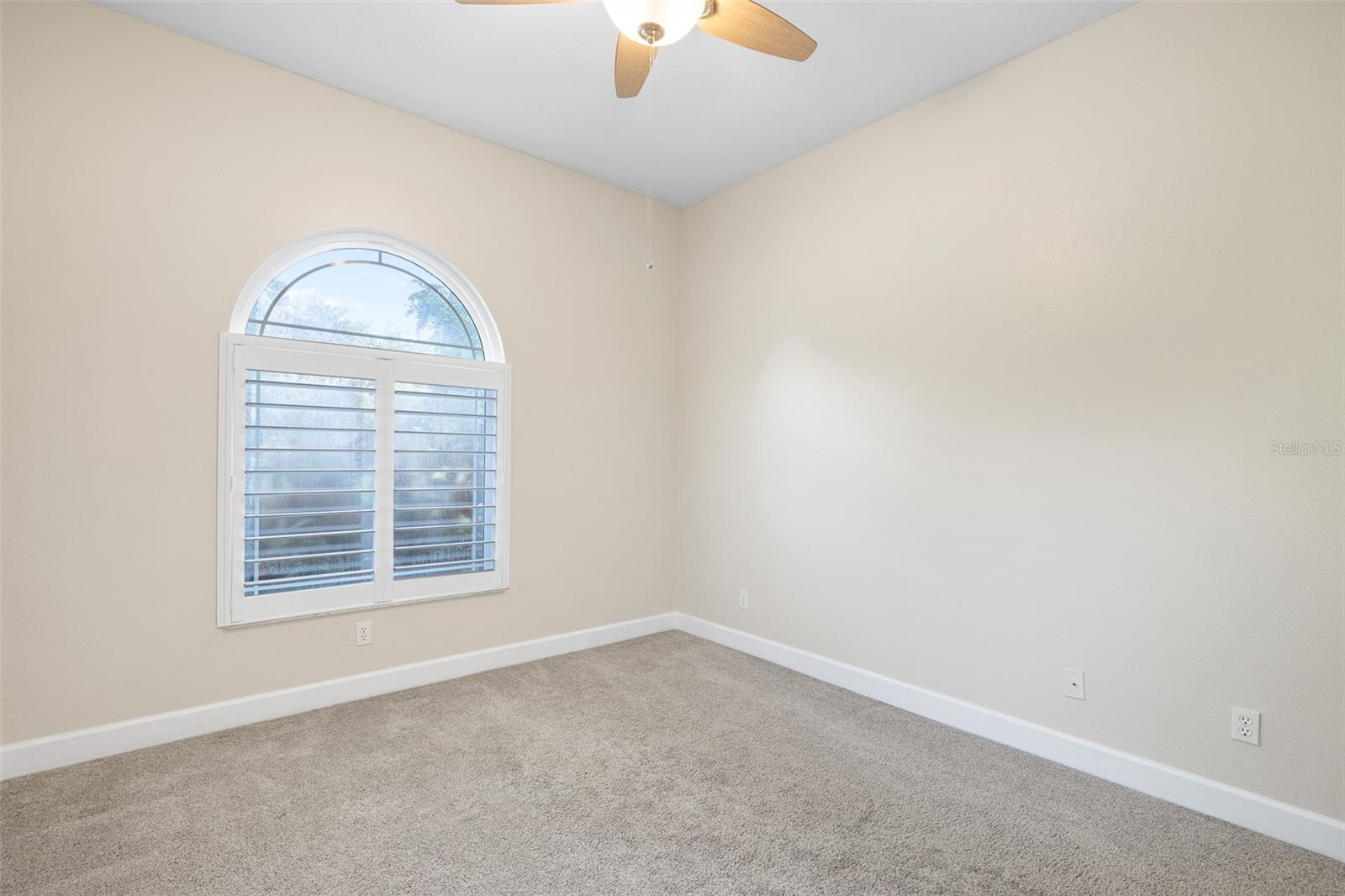 Listing photo id 30 for 13710 Mill Place