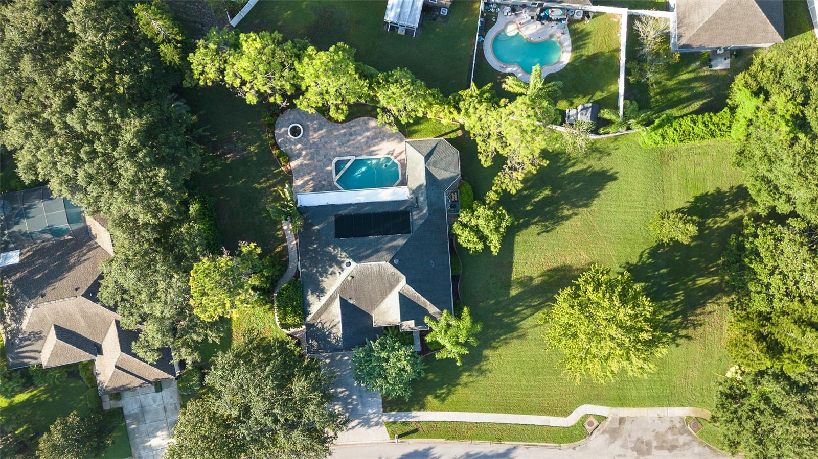 Listing photo id 2 for 13710 Mill Place