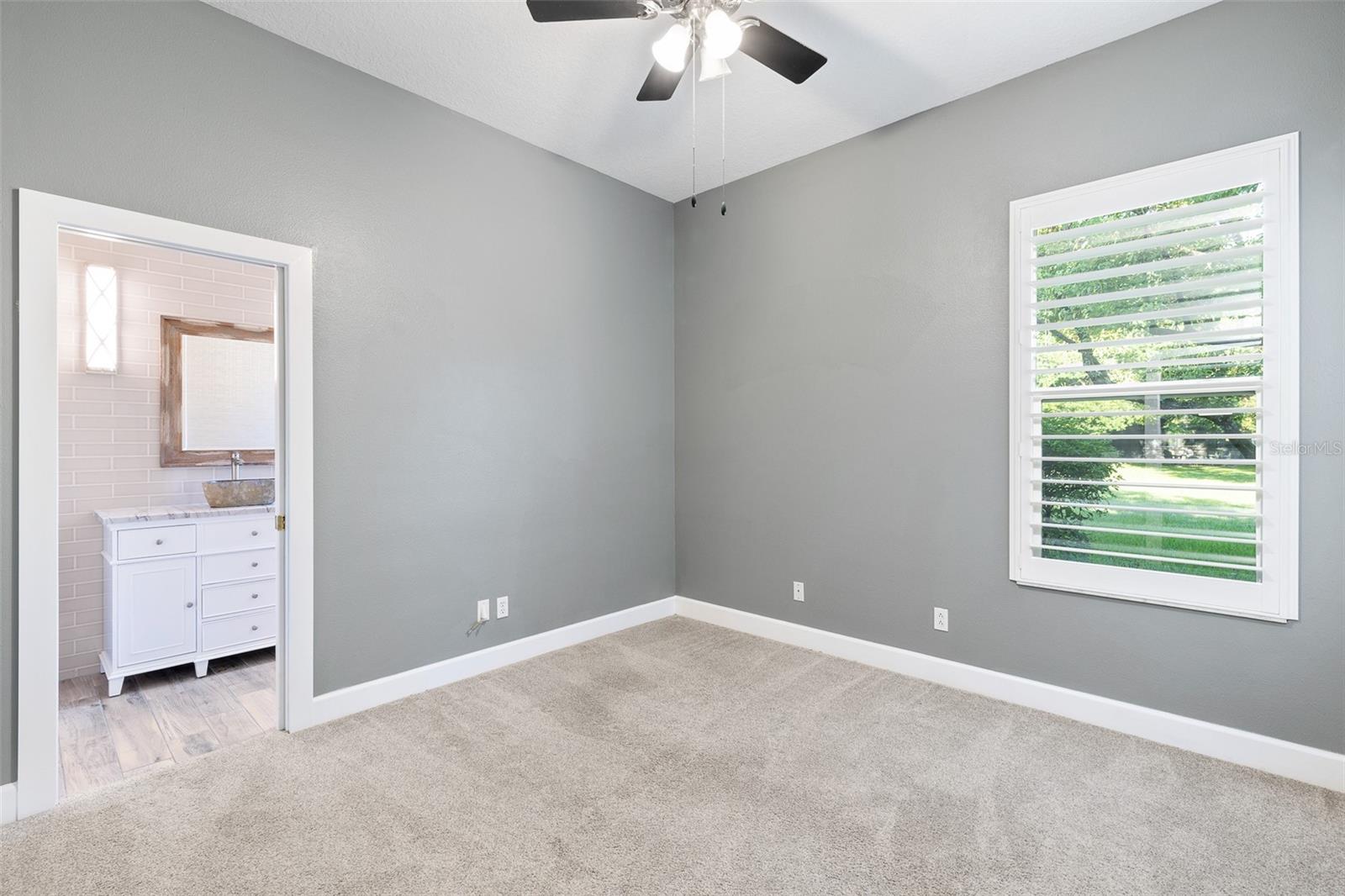 Listing photo id 38 for 13710 Mill Place
