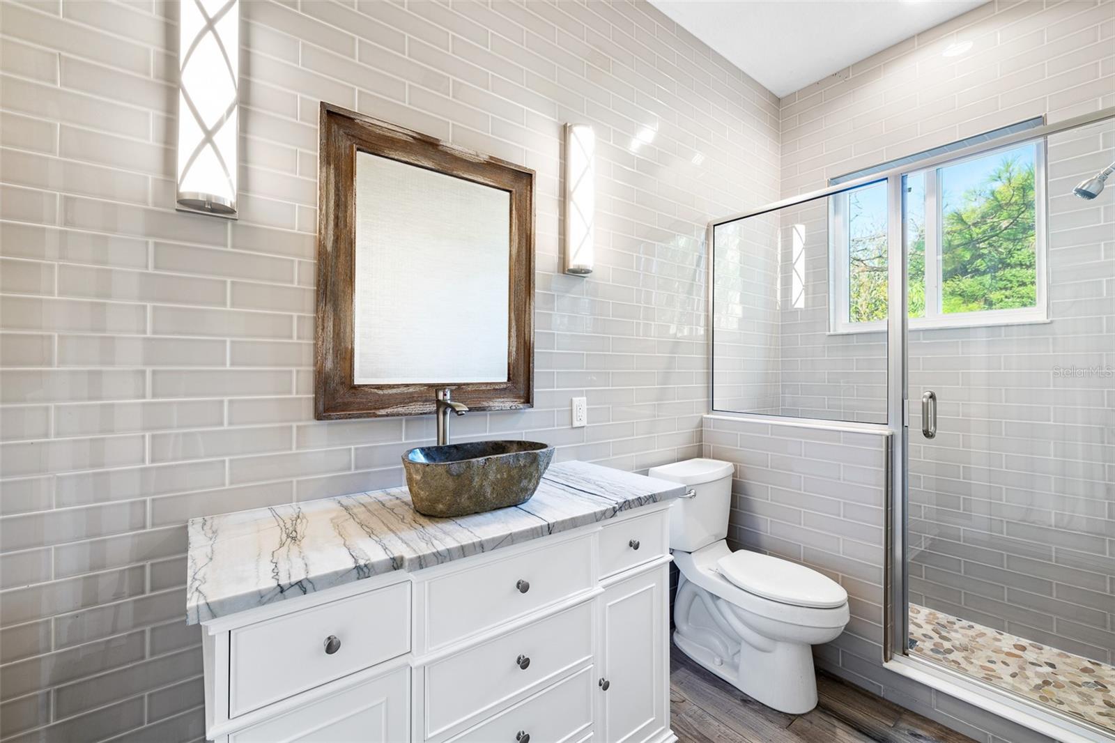 Listing photo id 40 for 13710 Mill Place