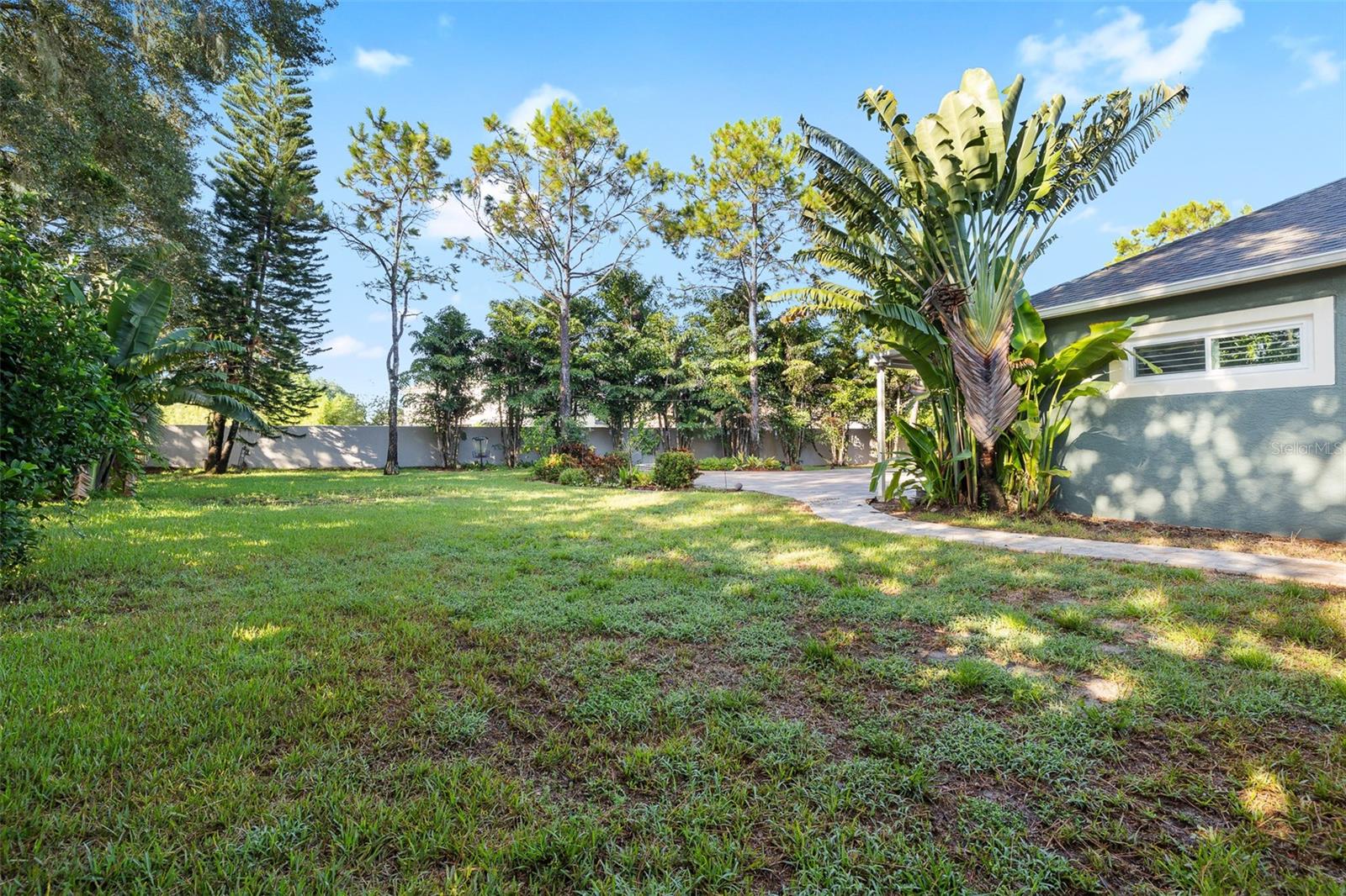 Listing photo id 49 for 13710 Mill Place