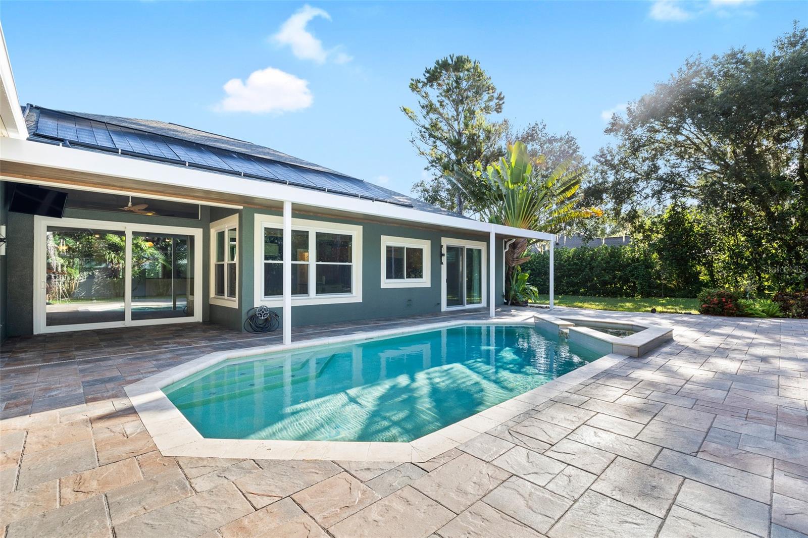 Listing photo id 7 for 13710 Mill Place