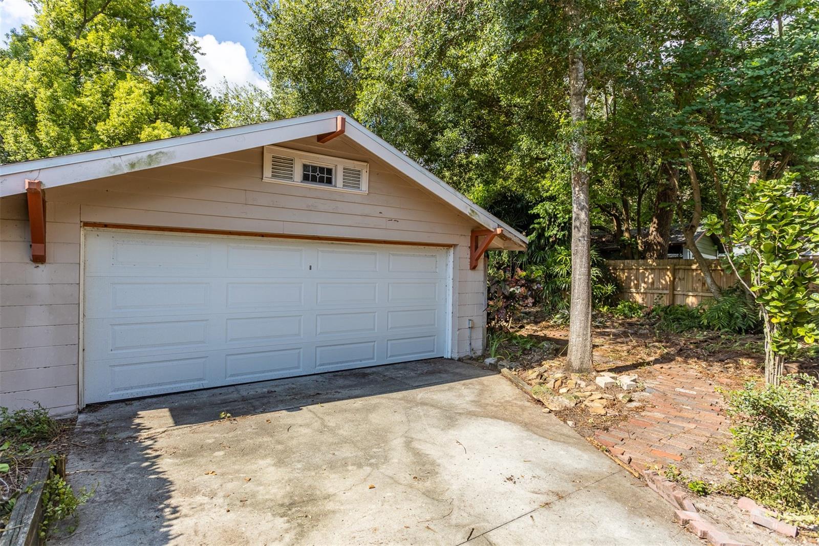 Image 37 of 53 For 1213 Comanche Avenue