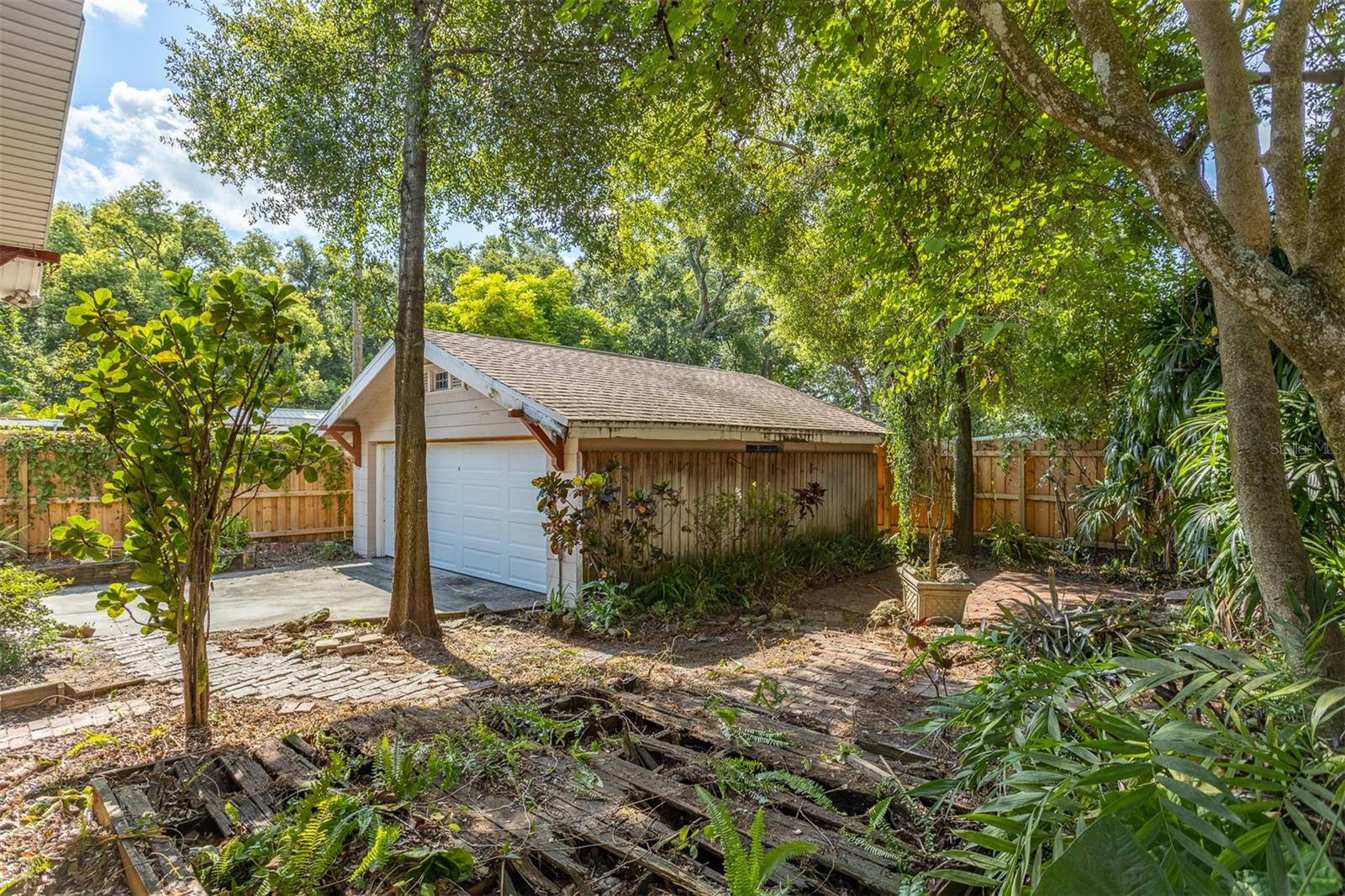 Image 41 of 53 For 1213 Comanche Avenue