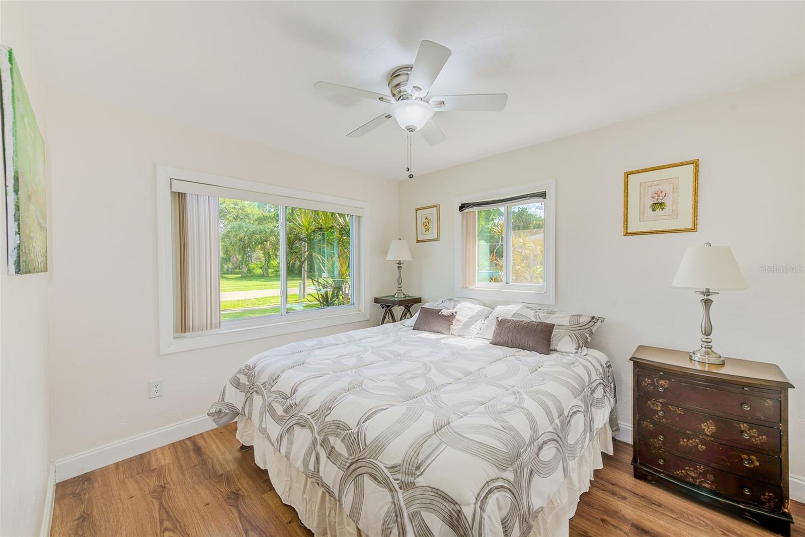 Image 18 of 40 For 6084 71st Avenue N