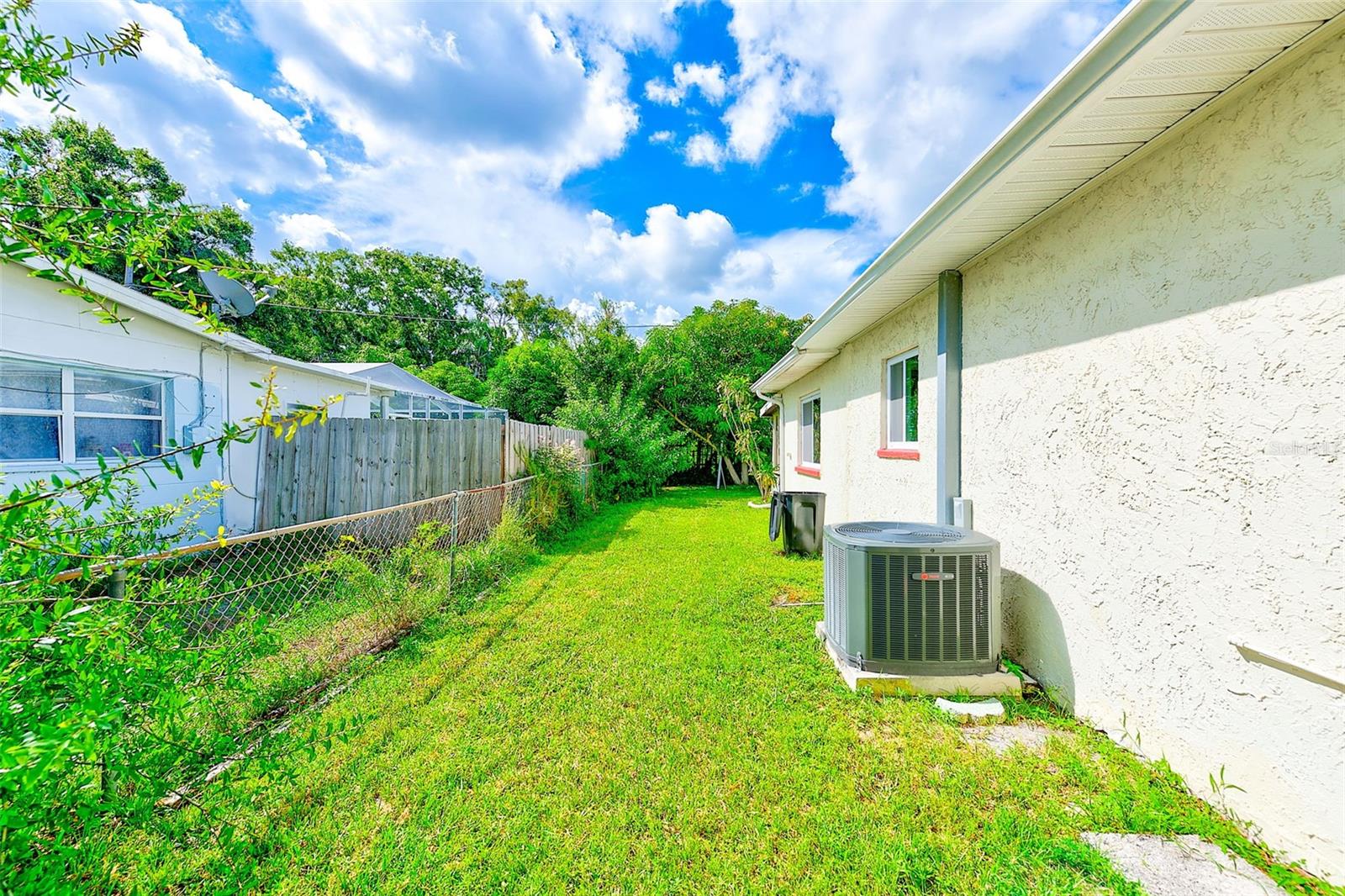 Image 3 of 40 For 6084 71st Avenue N