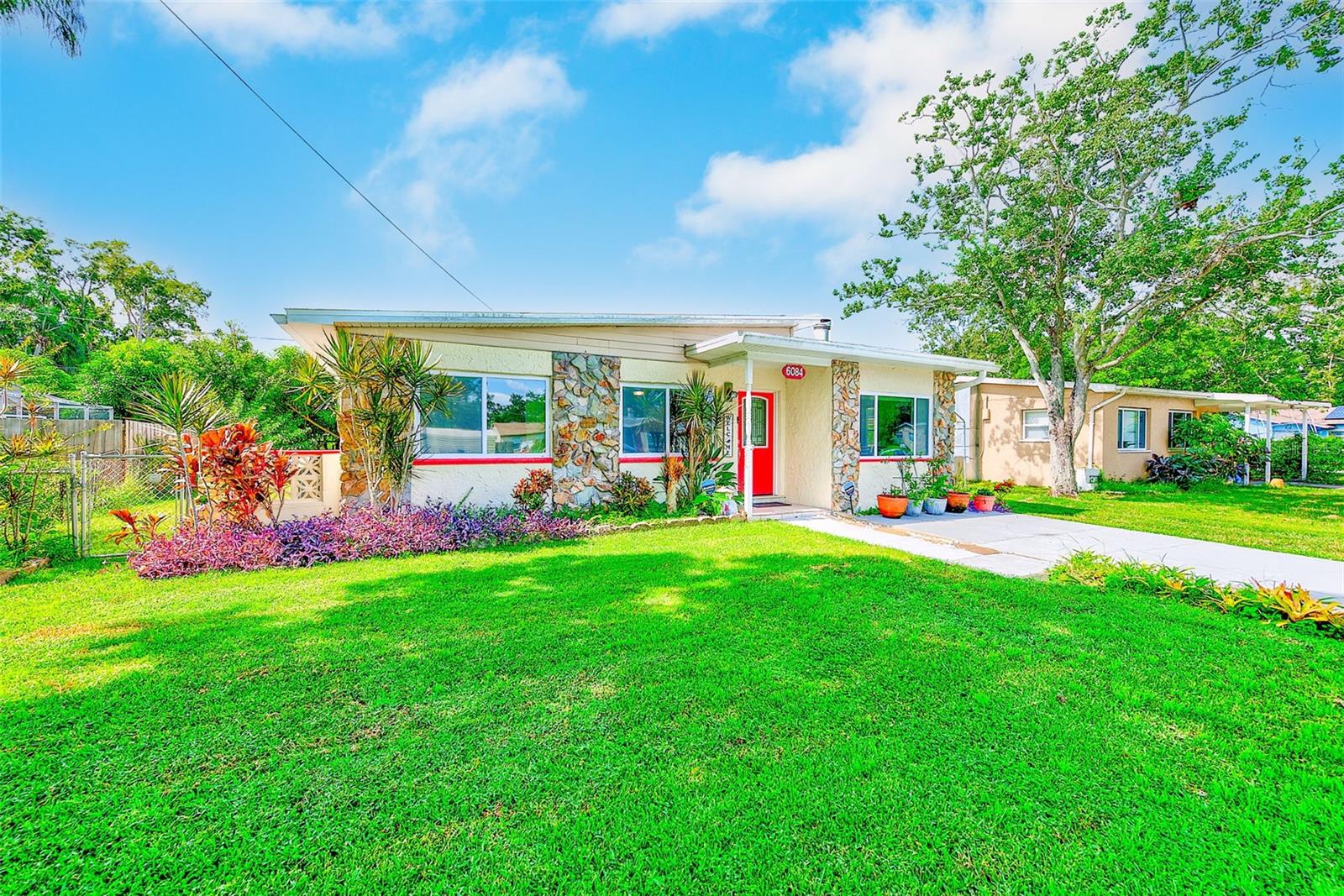 Image 33 of 40 For 6084 71st Avenue N