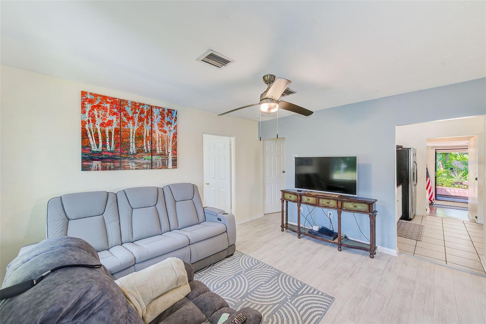 Image 4 of 40 For 6084 71st Avenue N