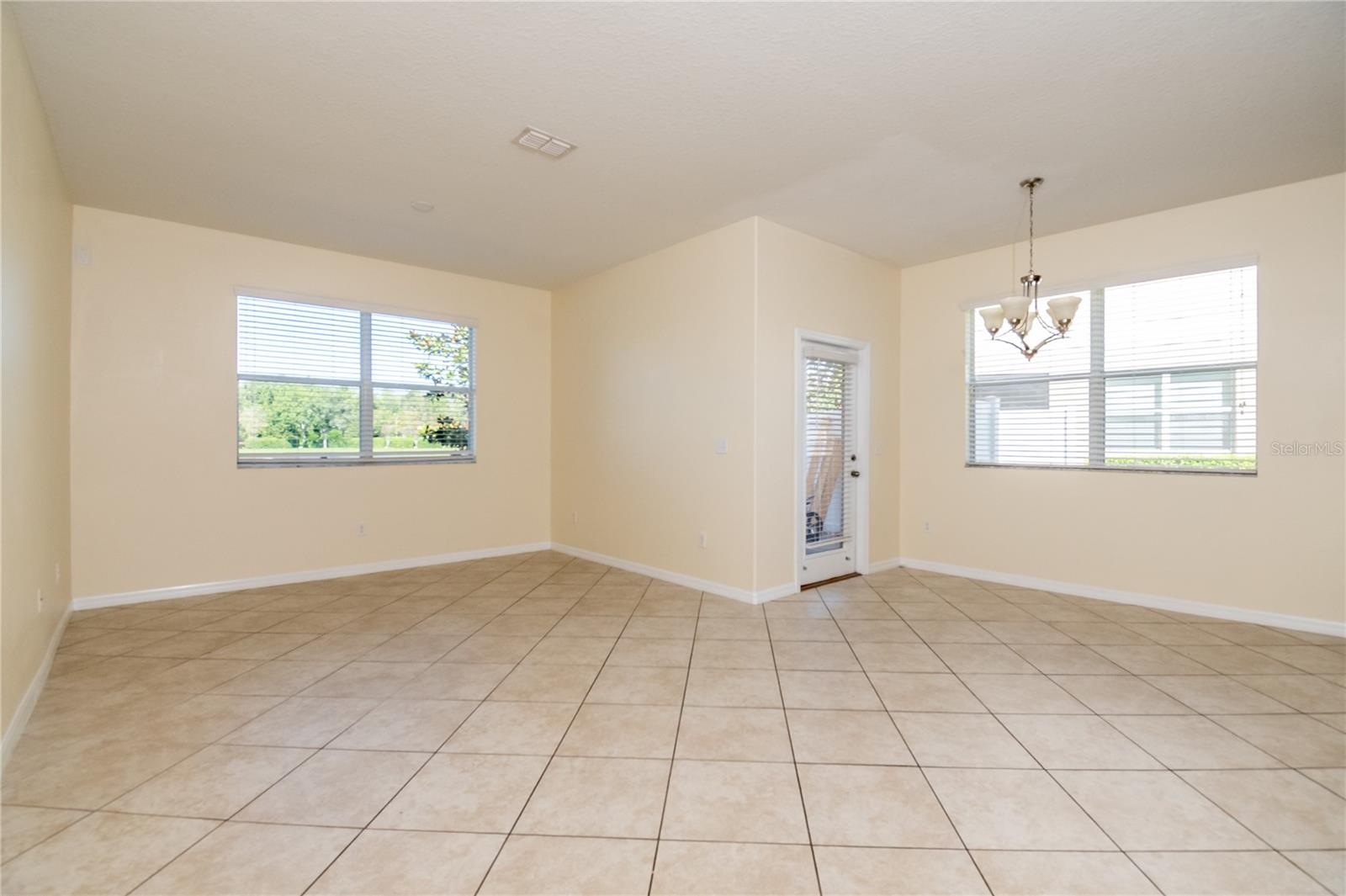 Image 12 of 49 For 12009 Greengate Drive
