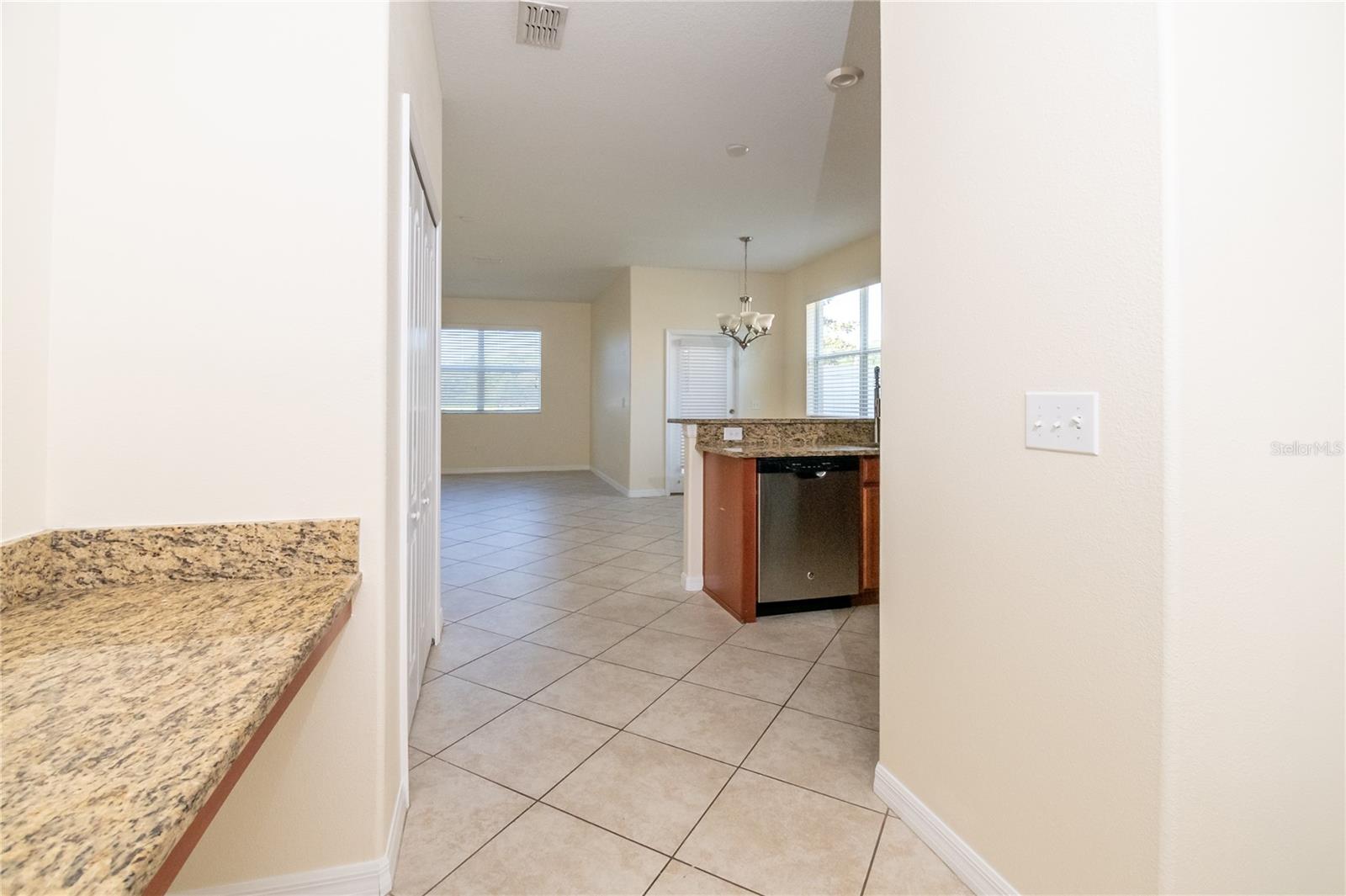 Image 14 of 49 For 12009 Greengate Drive