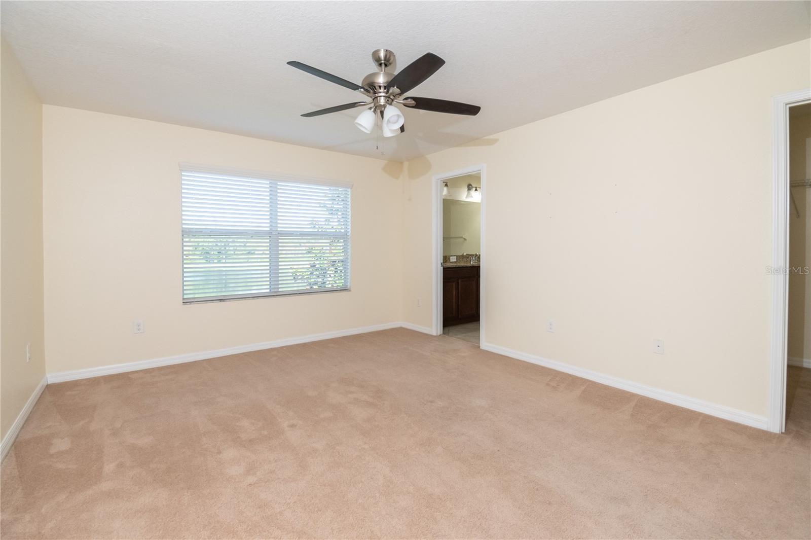 Image 18 of 49 For 12009 Greengate Drive