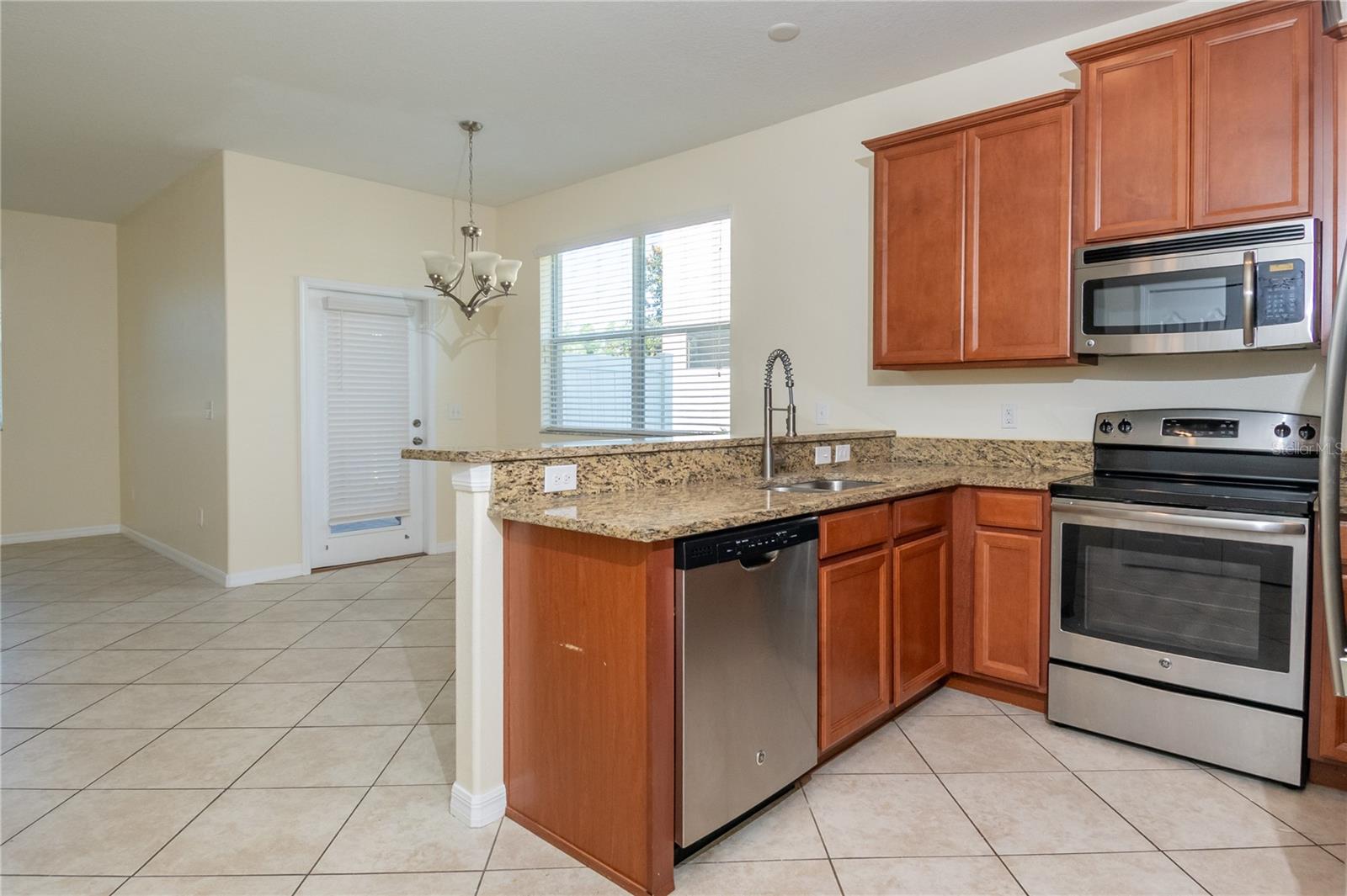 Image 6 of 49 For 12009 Greengate Drive