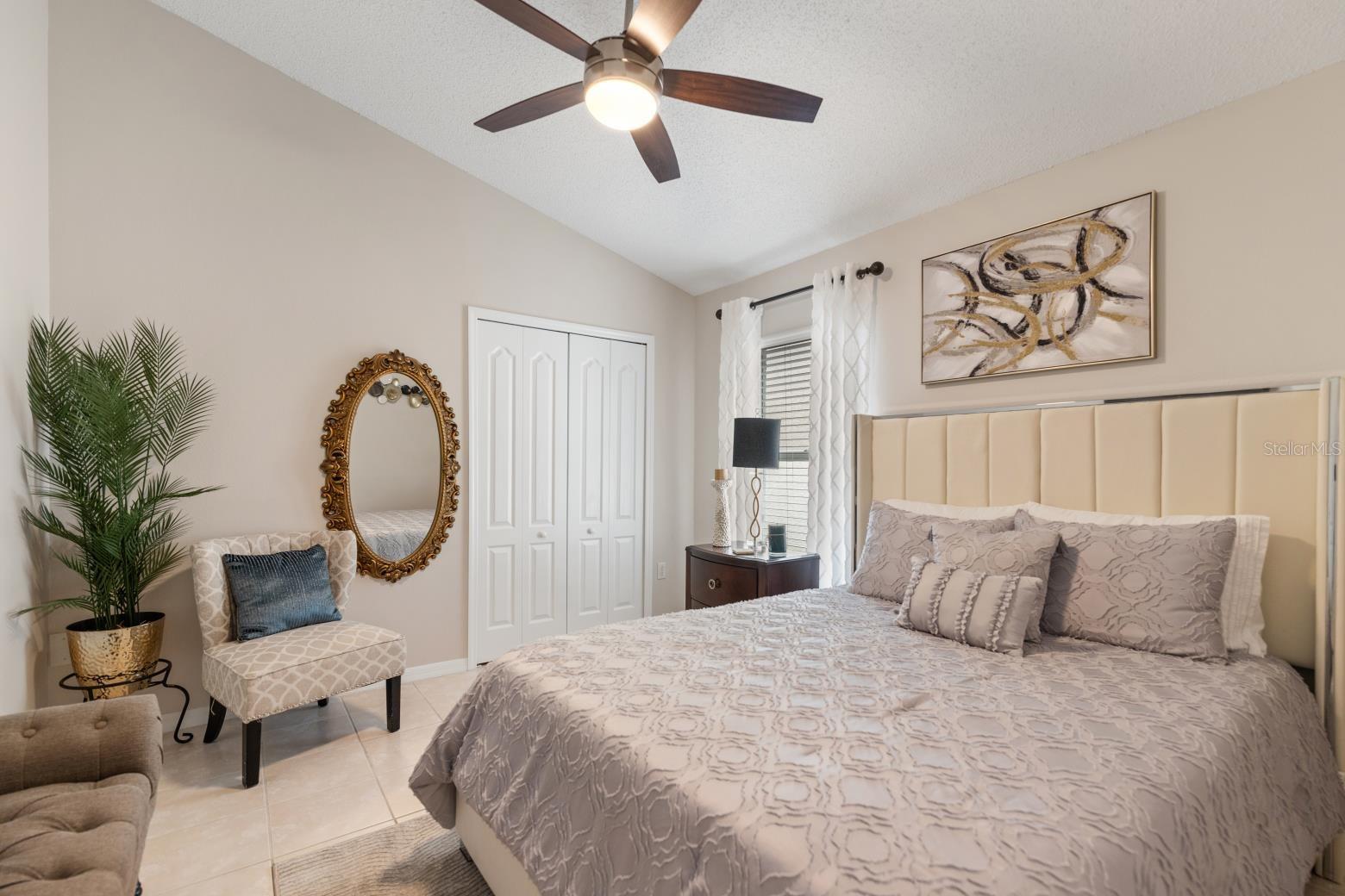 Listing photo id 11 for 367 Quane Avenue