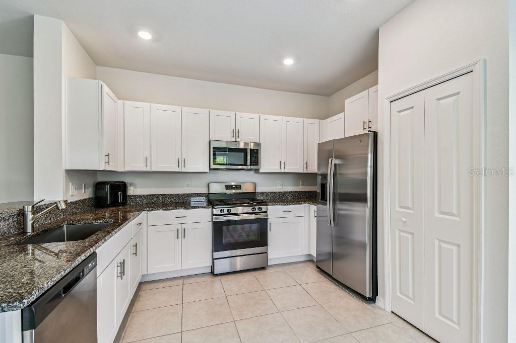Image 20 of 42 For 8331 Corner Pine Way